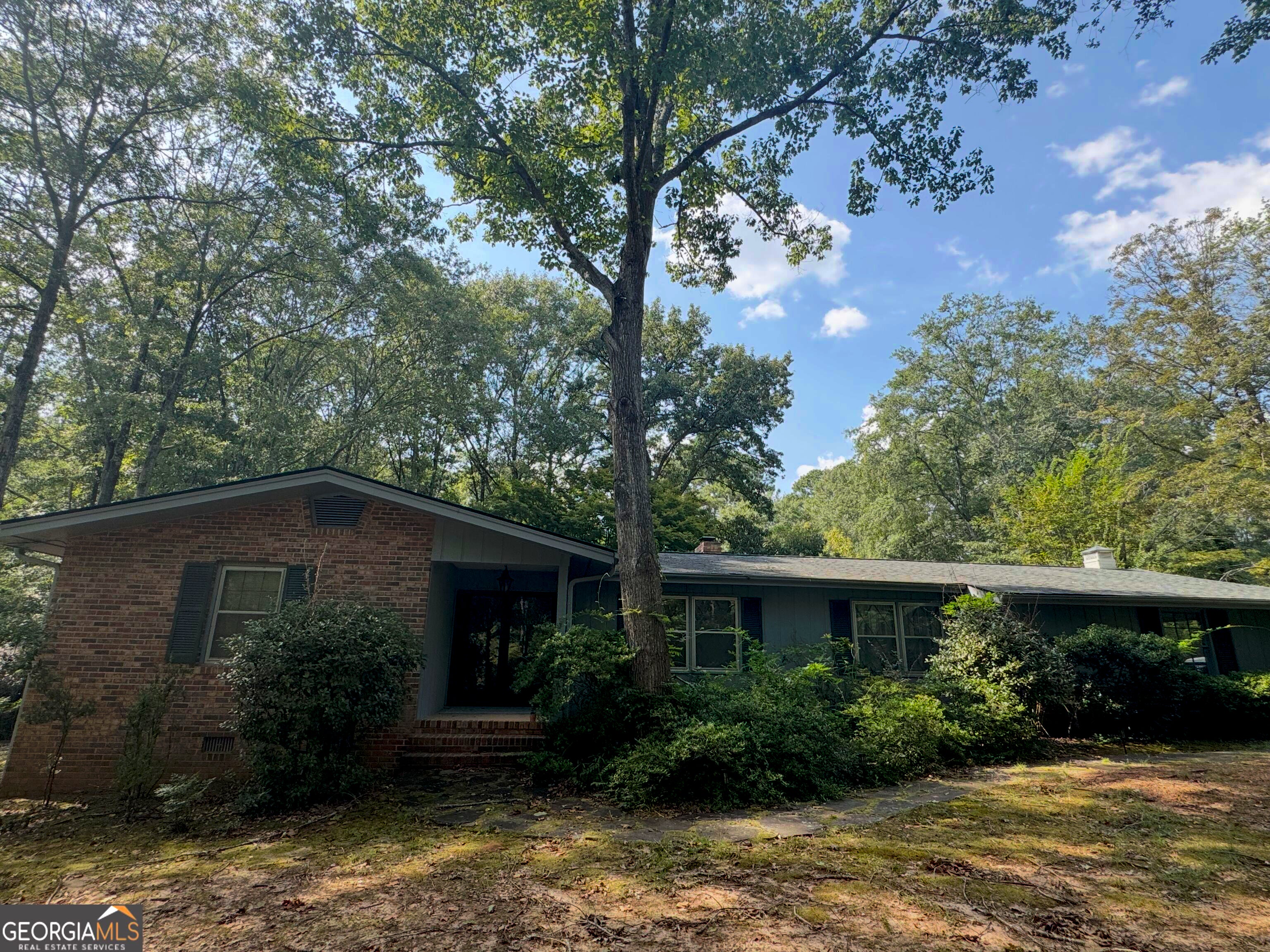 220 Rollingwood Dr — photo