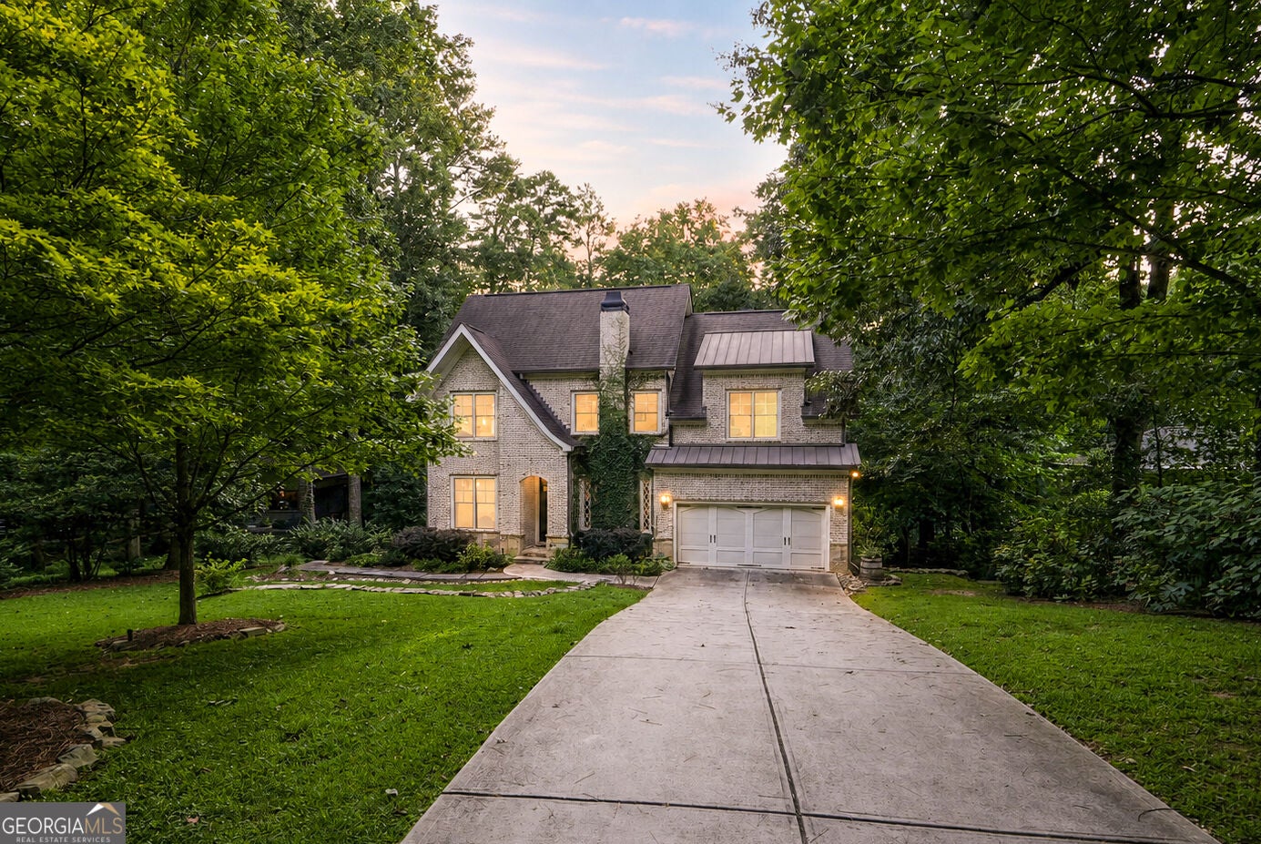 1026 McConnell Dr — photo