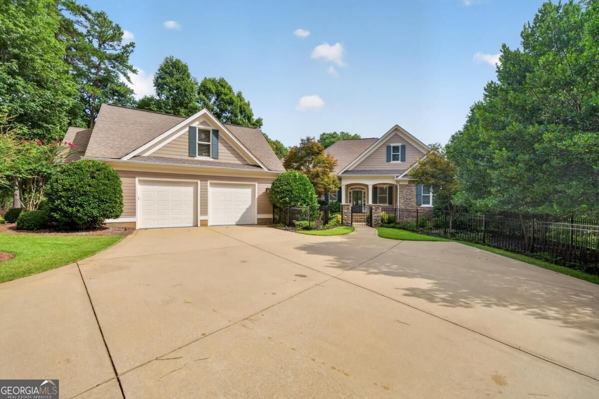 1050 Dejarnet Pl — photo