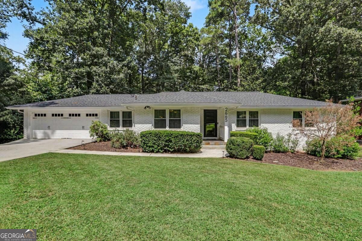 2665 Hawthorne Dr NE — photo