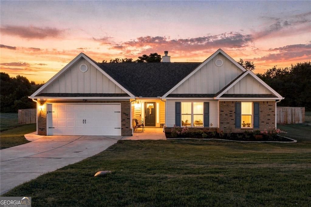 Home in Winder, GA 30680 — photo 2
