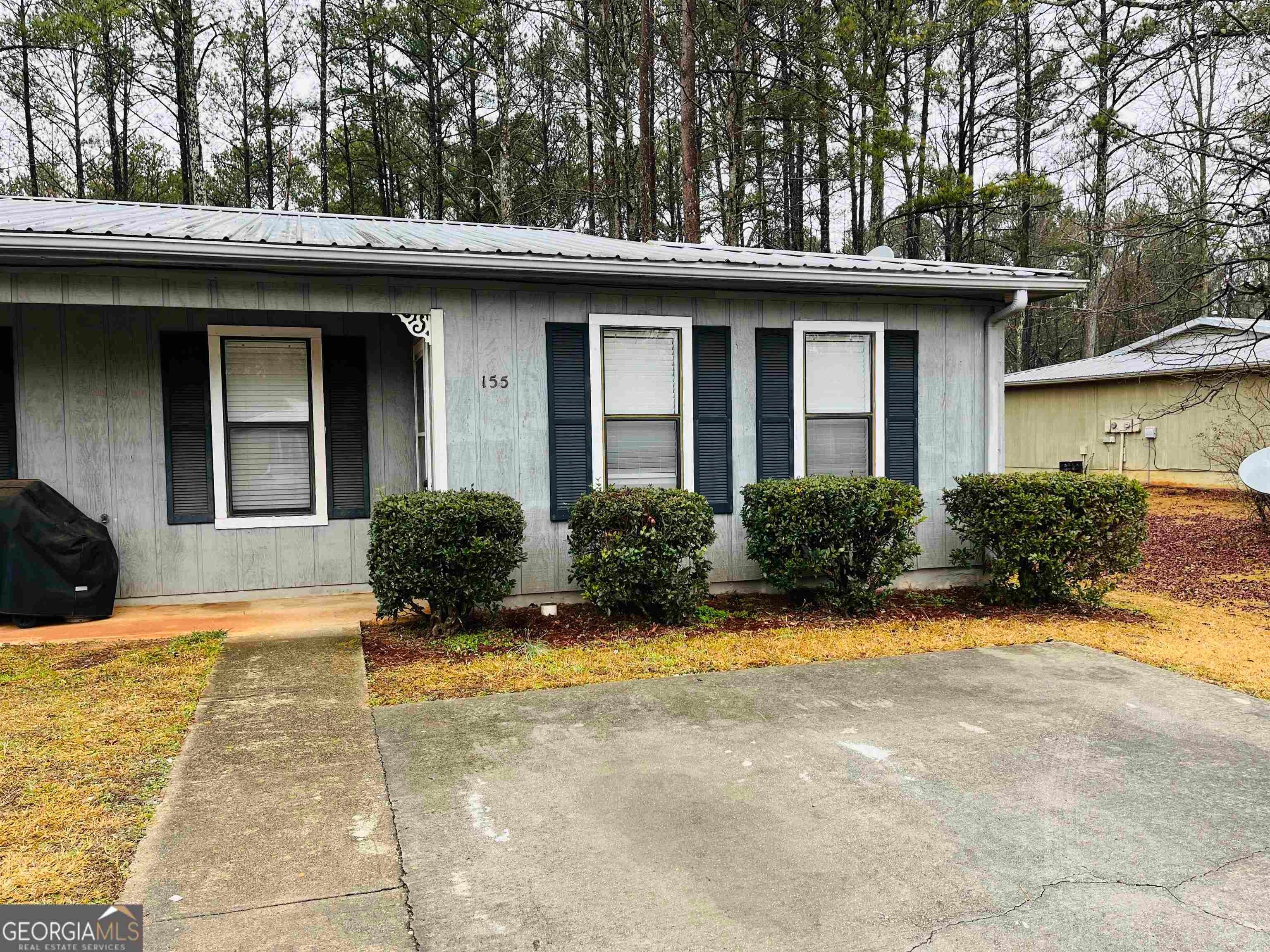 145 Pine Ter 155 — photo