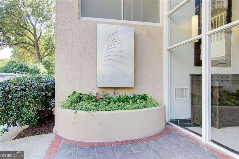 2479 Peachtree Rd NE 304 — photo