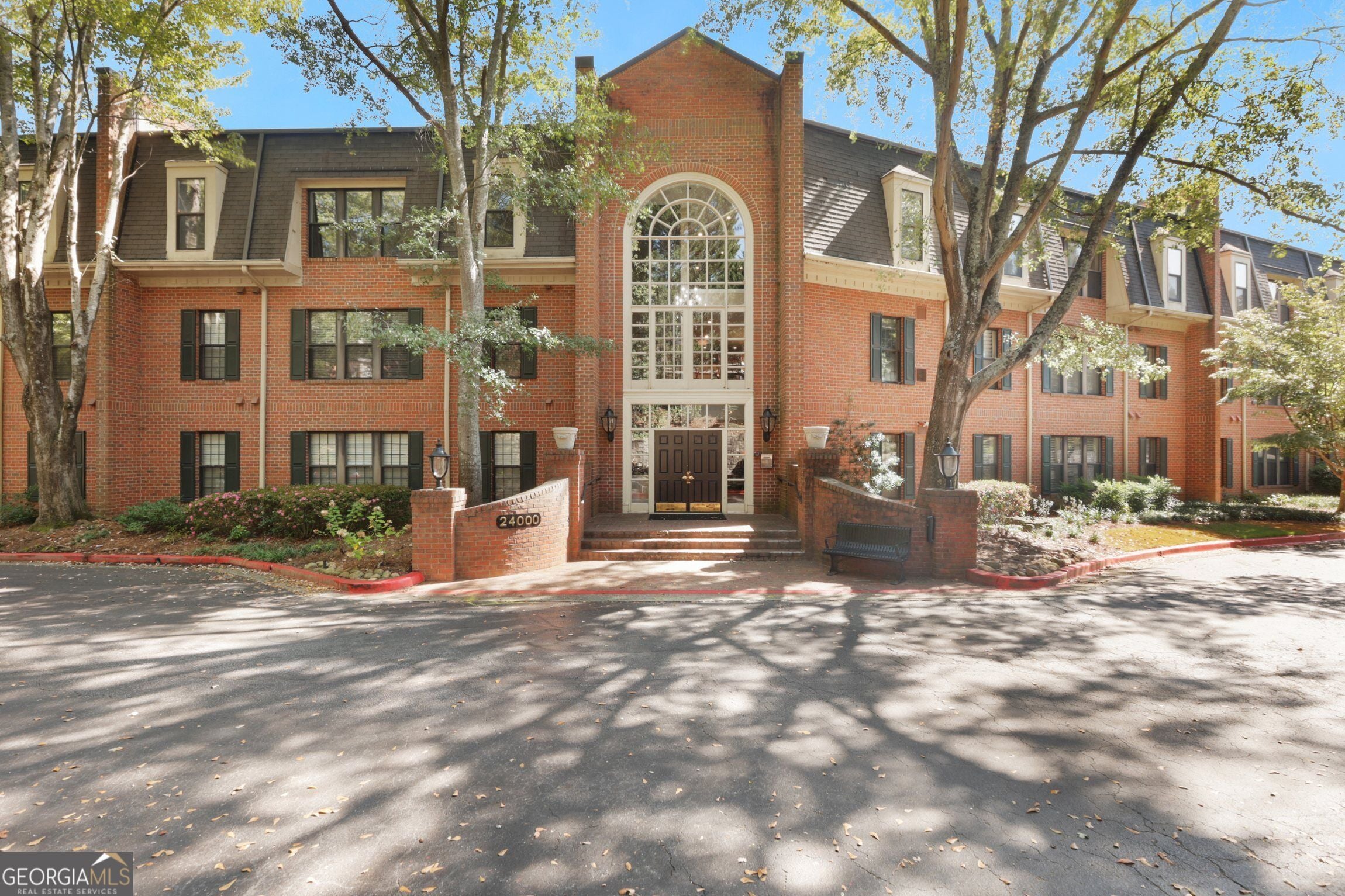 24212 Plantation Dr NE — photo