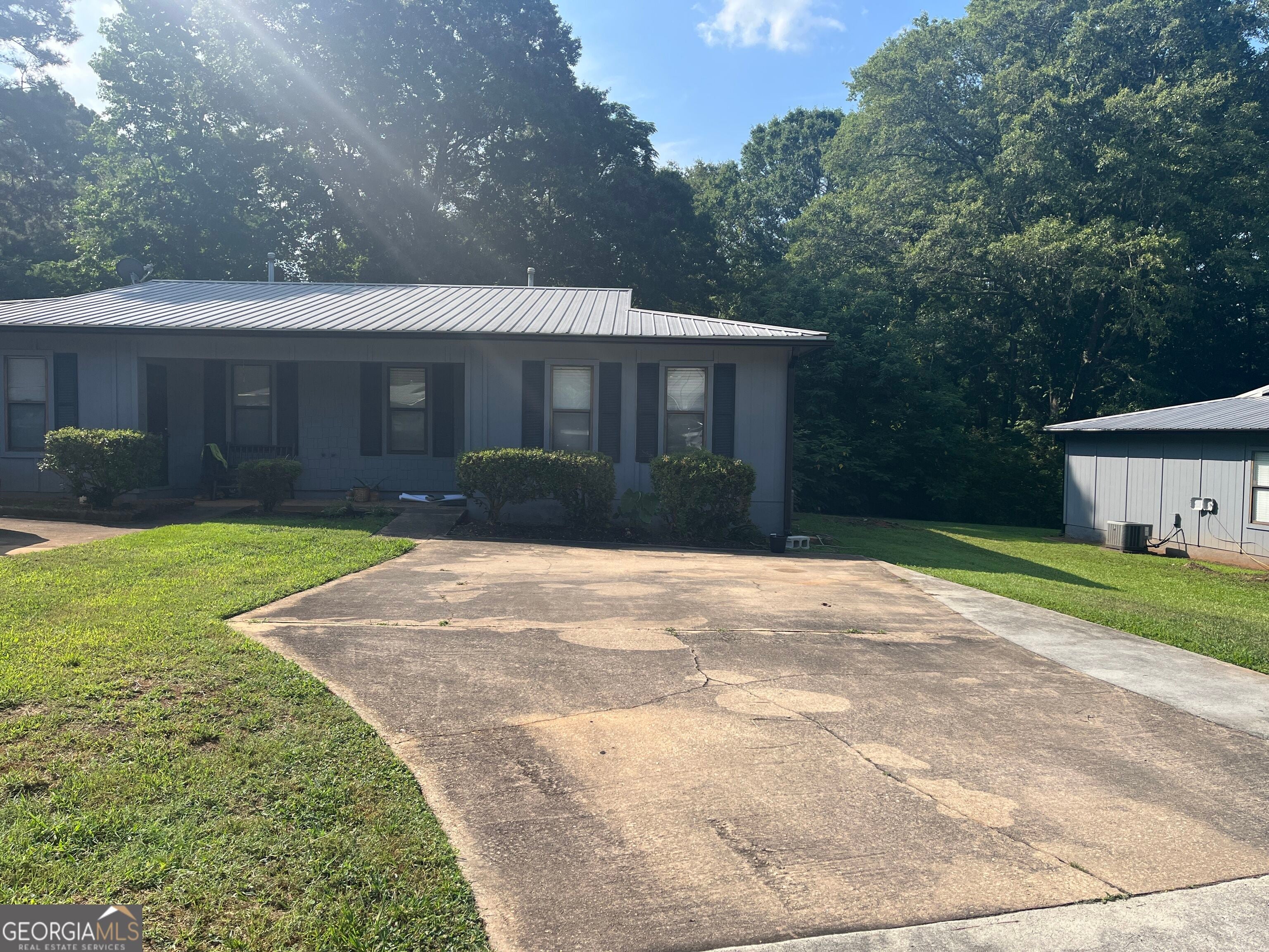 140 Pine Ter 140 — photo