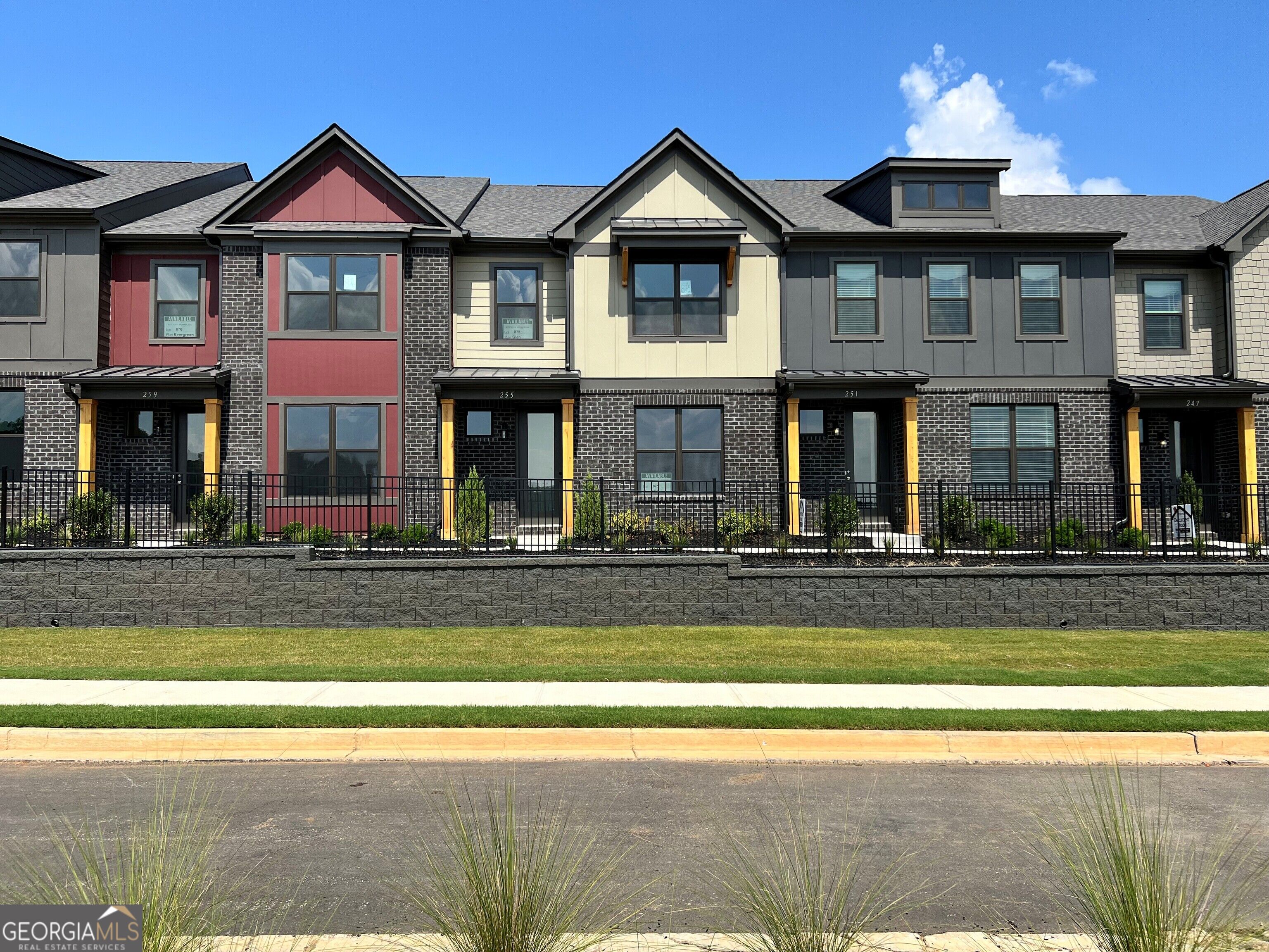 255 Barracks Way 875 — photo