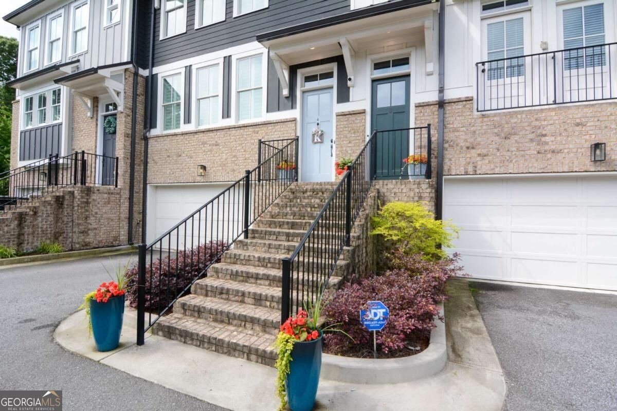 370 Thrasher St 4 — photo