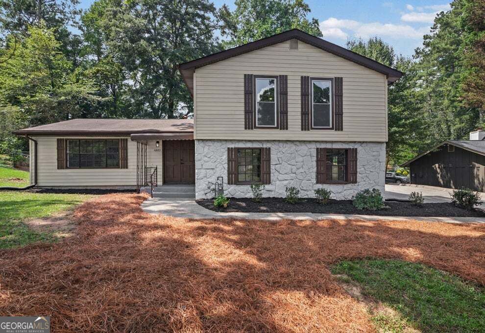 6883 Creekmoor Ln — photo