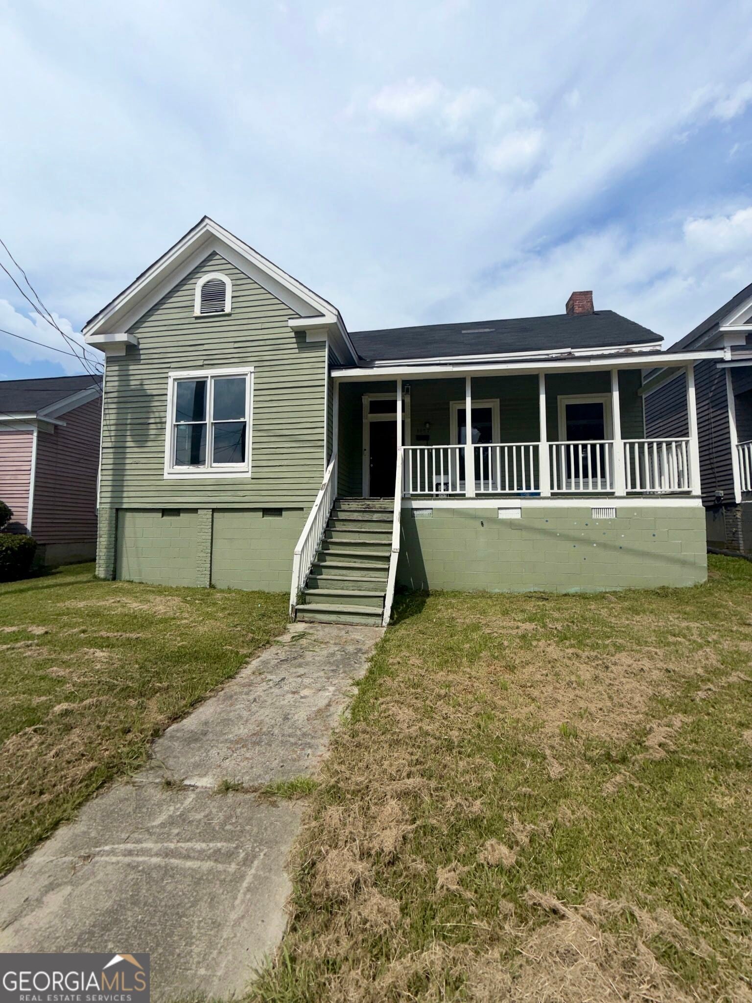 1557 Walnut St — photo