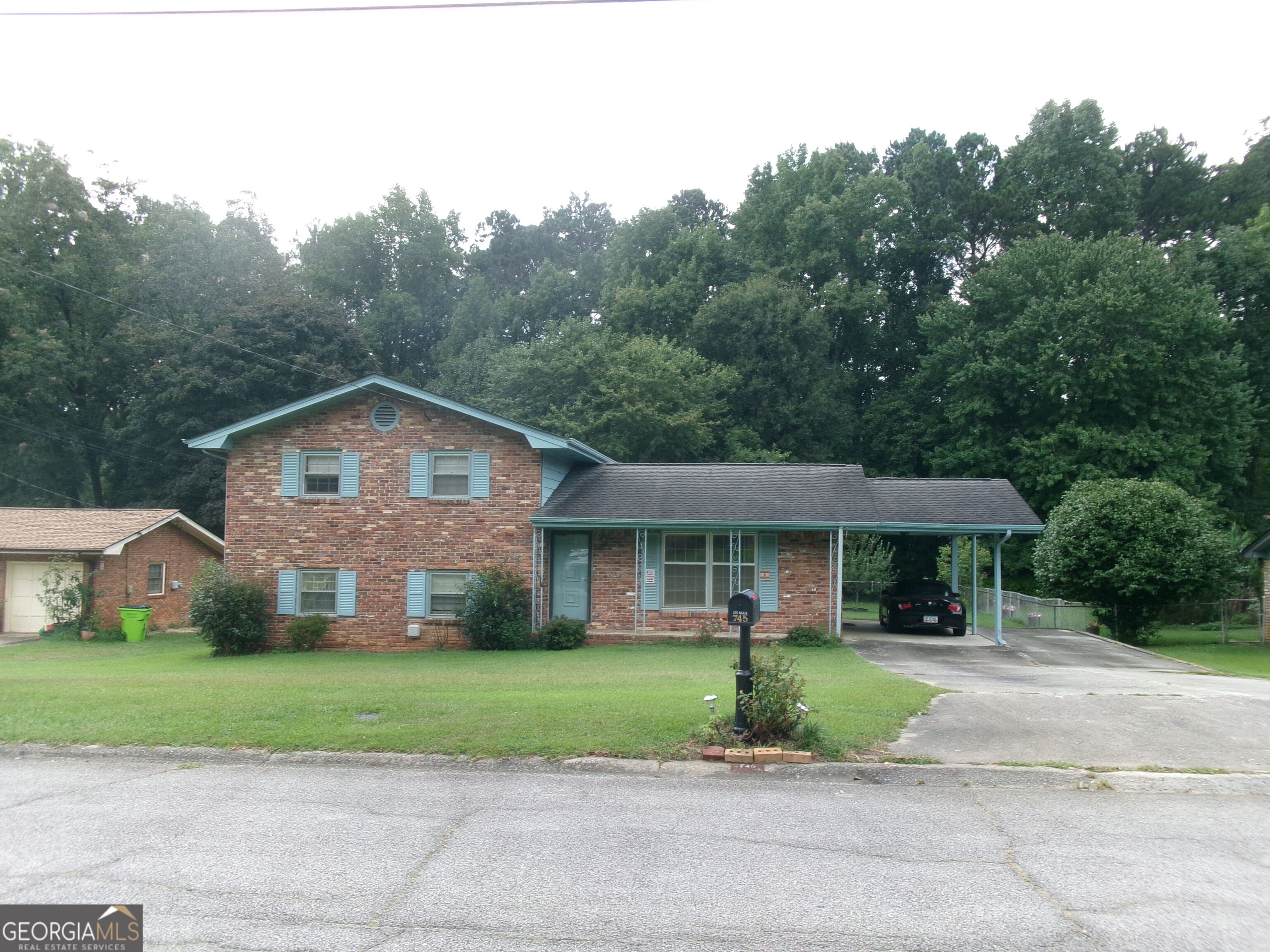745 Huntingdon Dr — photo