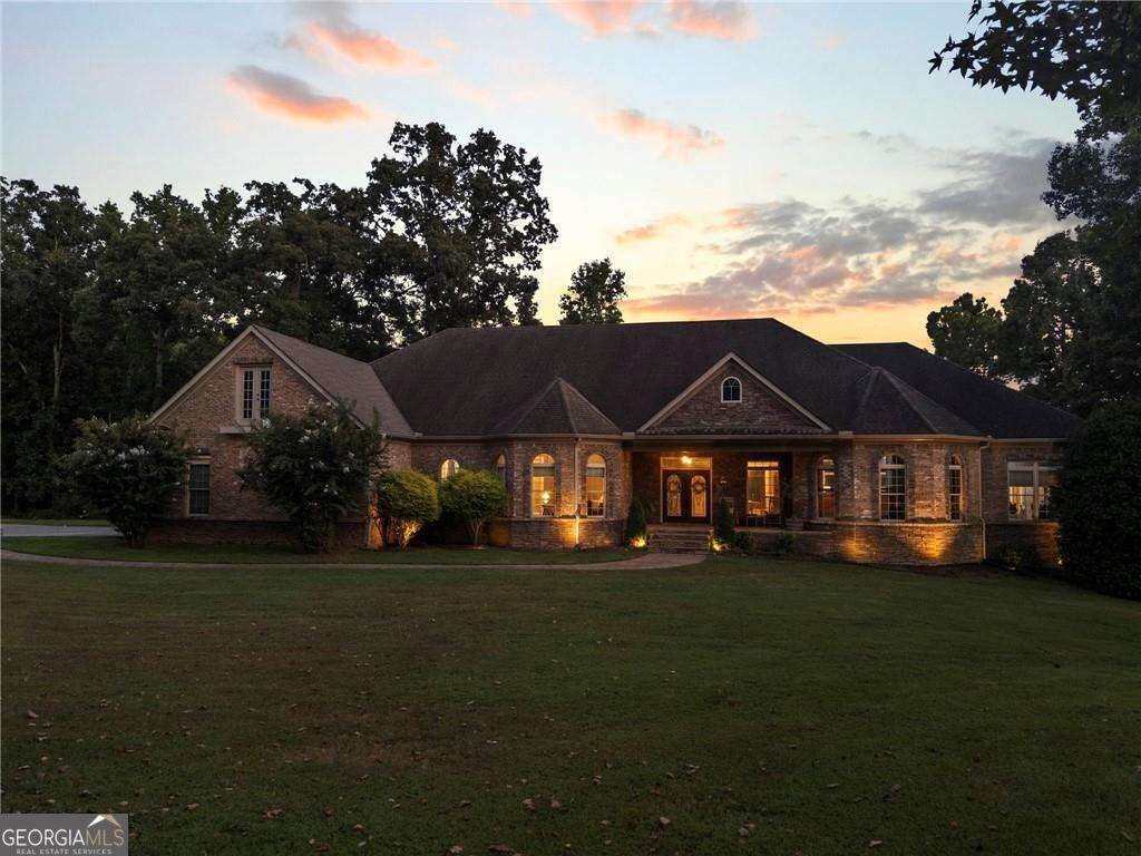 456 E Valley Rd NE — photo