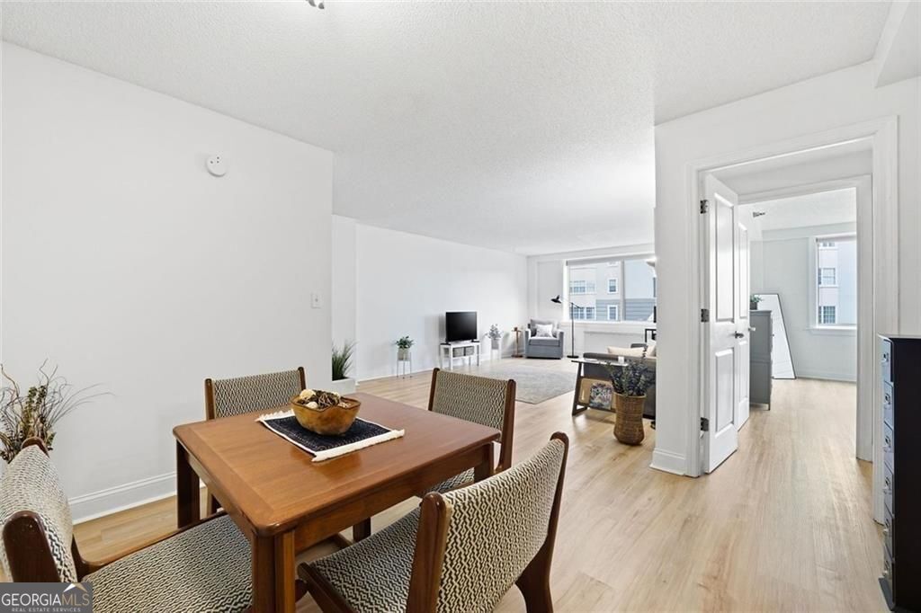 2479 Peachtree Rd NE 303 — photo