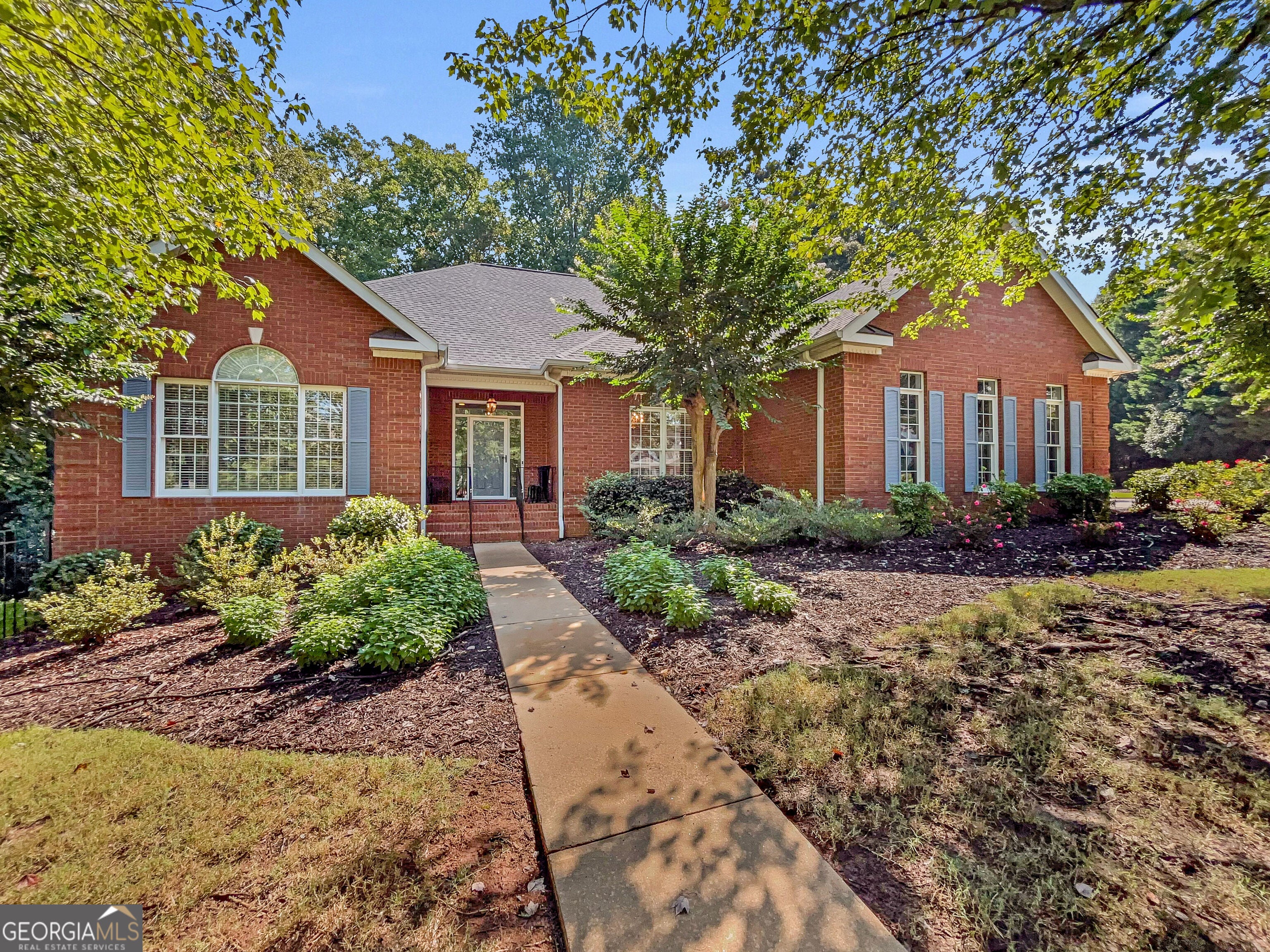1071 Waterford Ct — photo