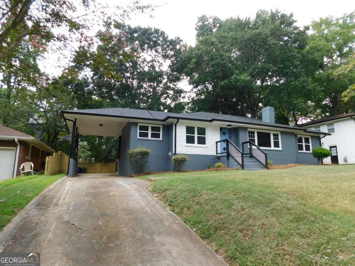 195 W Lake Dr NW — photo