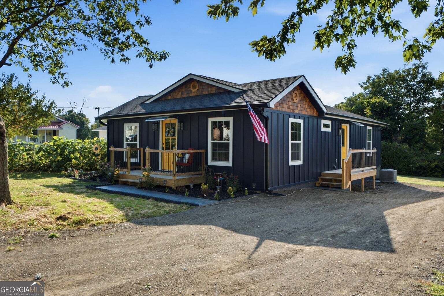 5709 High St — photo