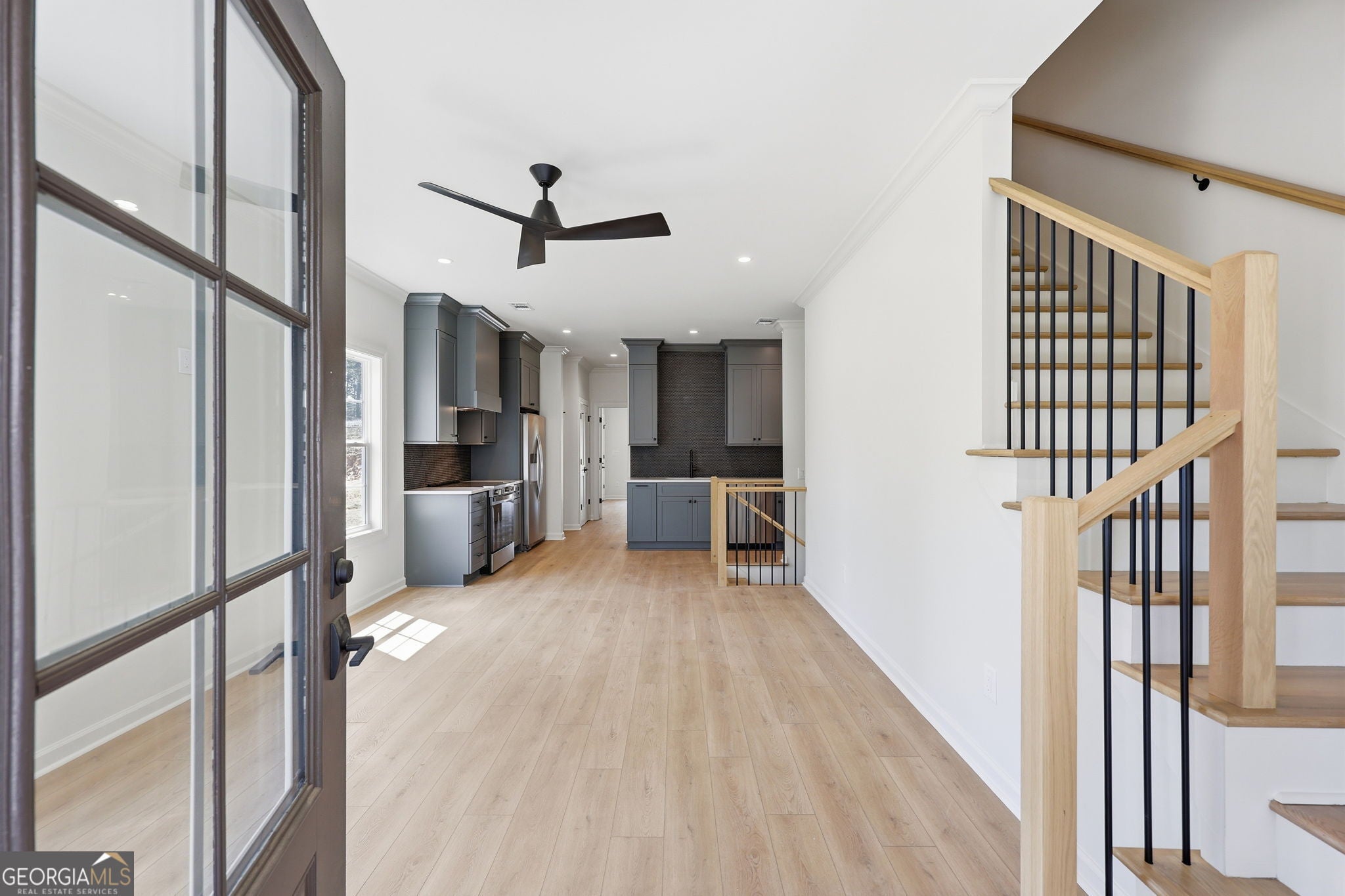 1121 Riverside Ter — photo
