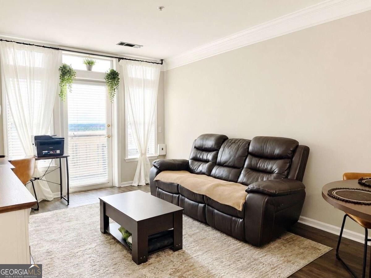 3334 Peachtree Rd NE 1505 — photo