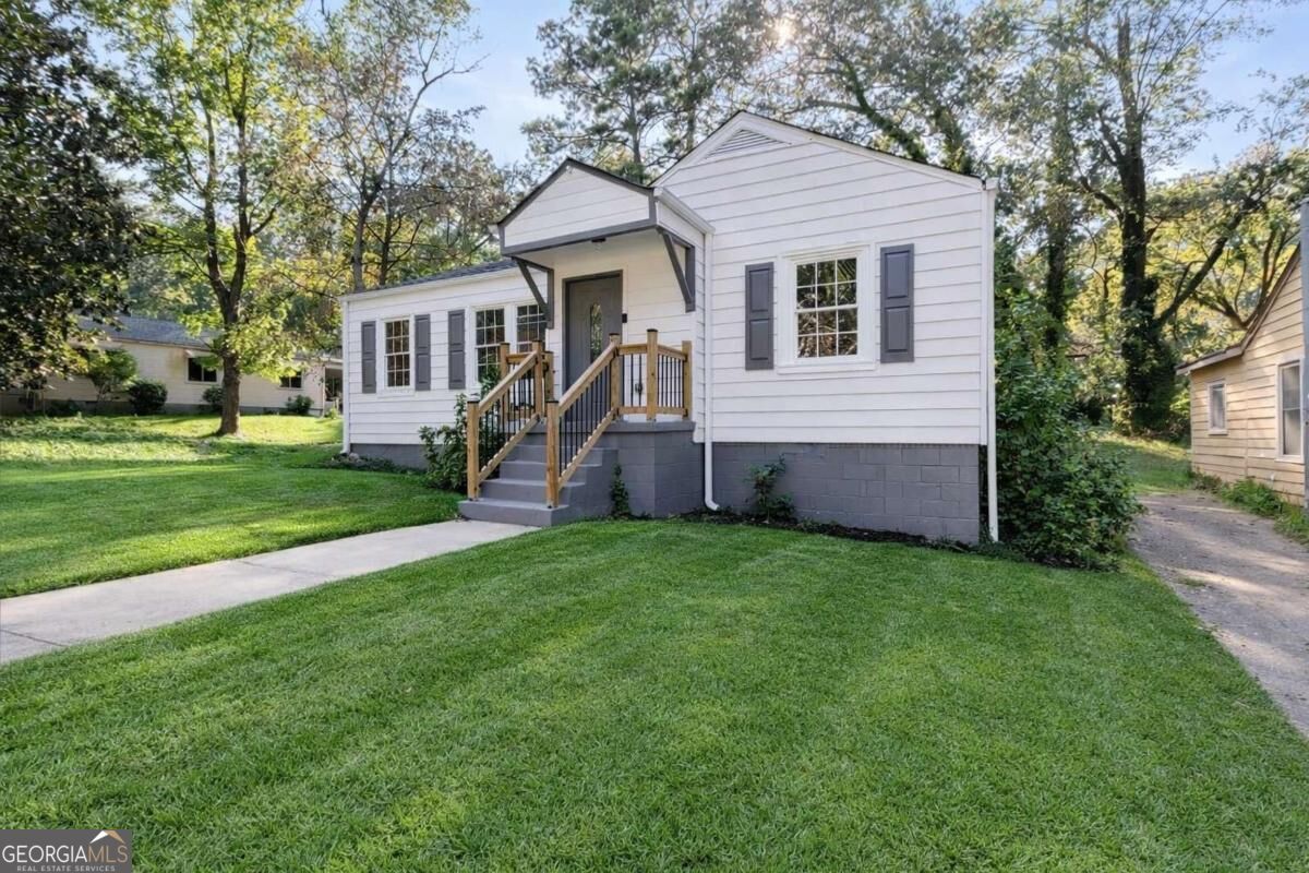 1347 Westmont Rd SW — photo