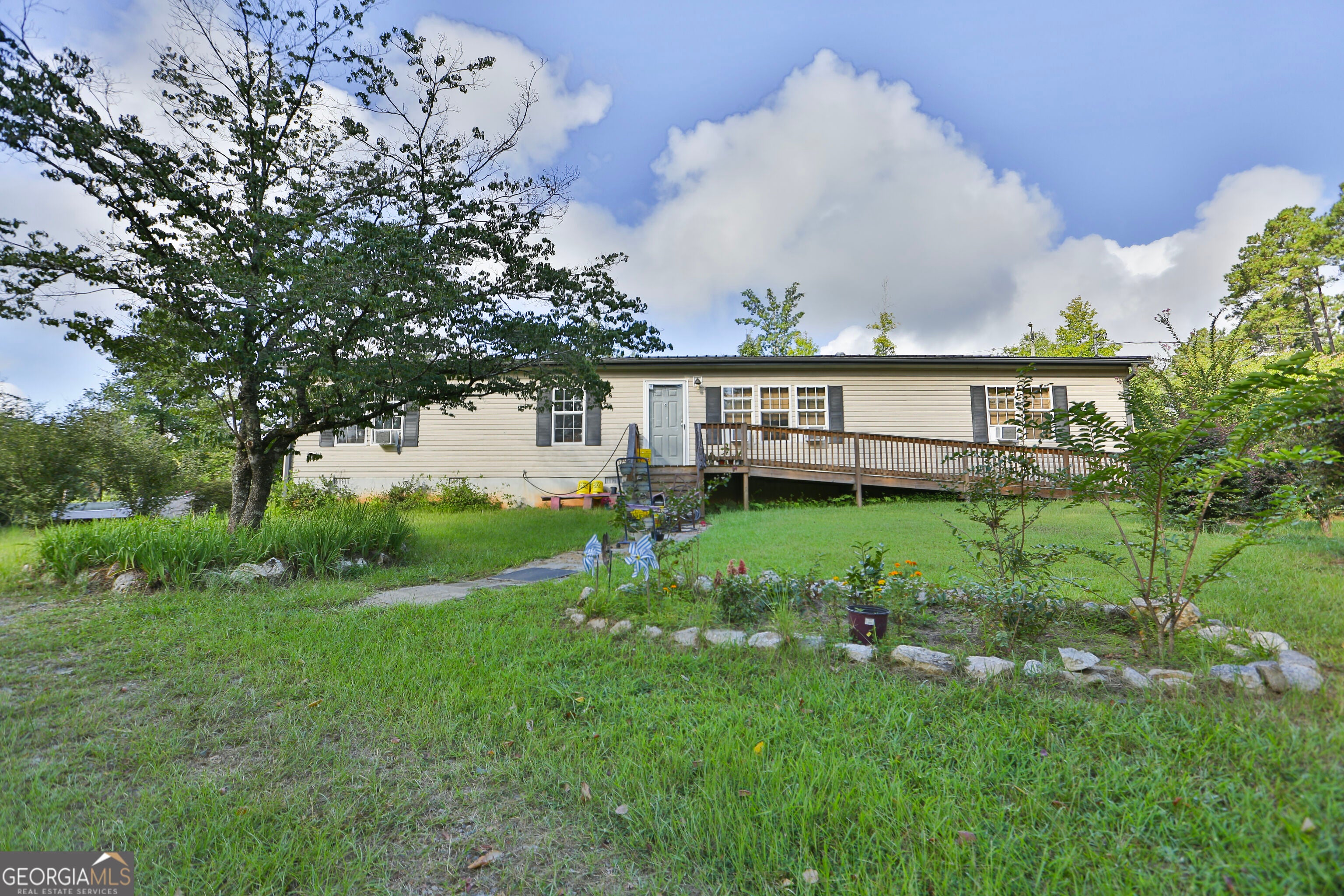 124 Snyder Rd NE — photo