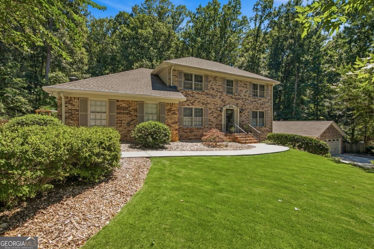 330 Waverly Hall Dr — photo
