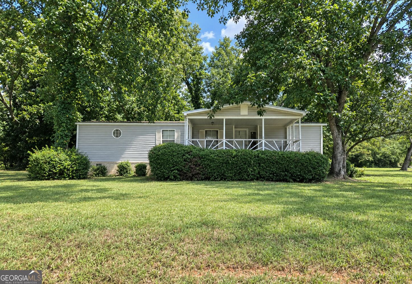 810 Steele Dr — photo