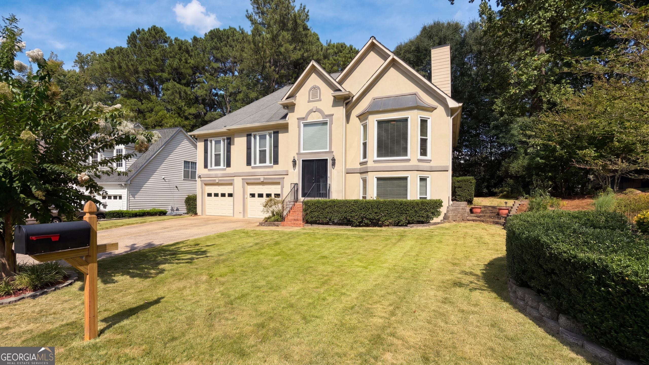 142 Clubhouse Dr NW — photo