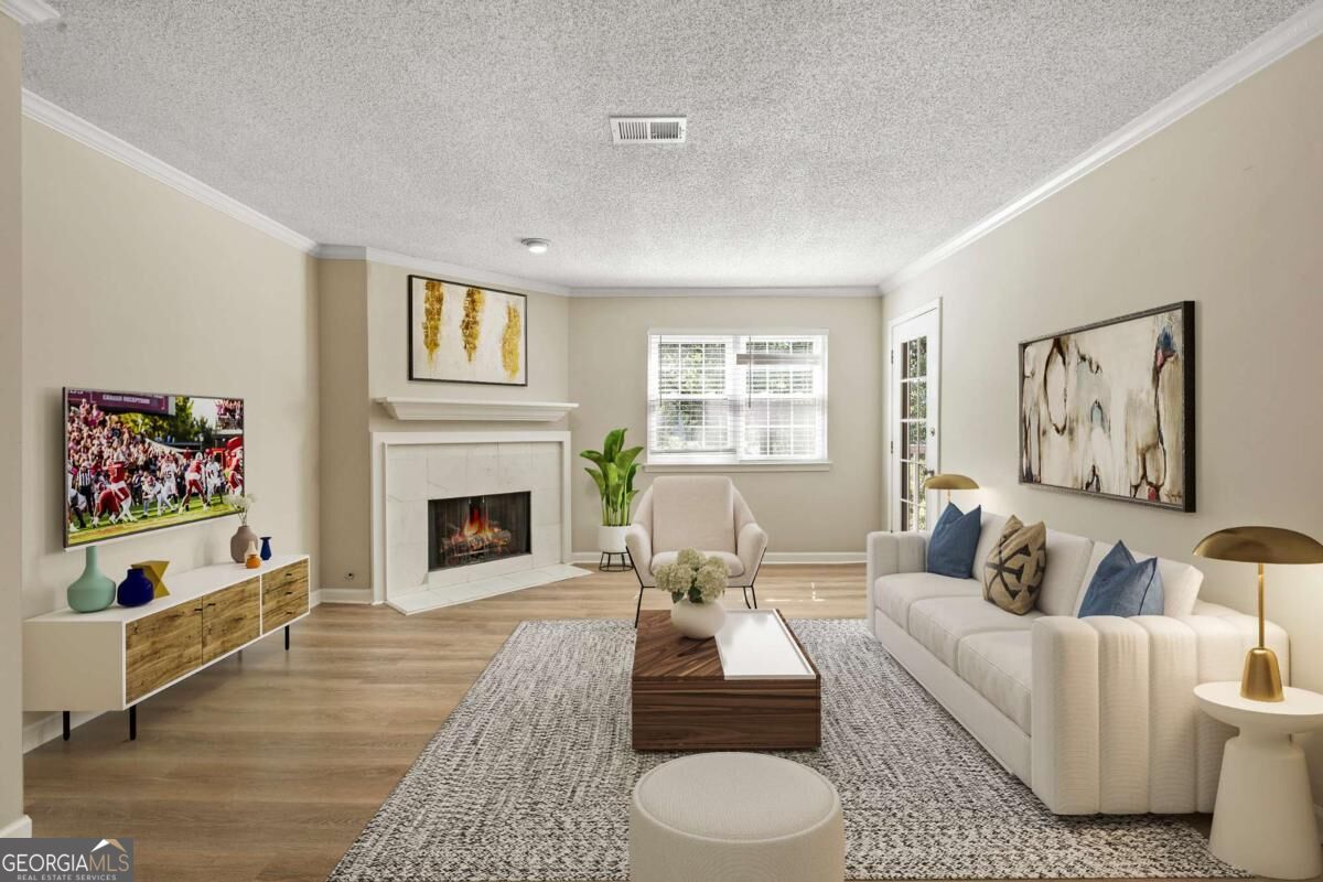 611 Barrington Hills Dr — photo