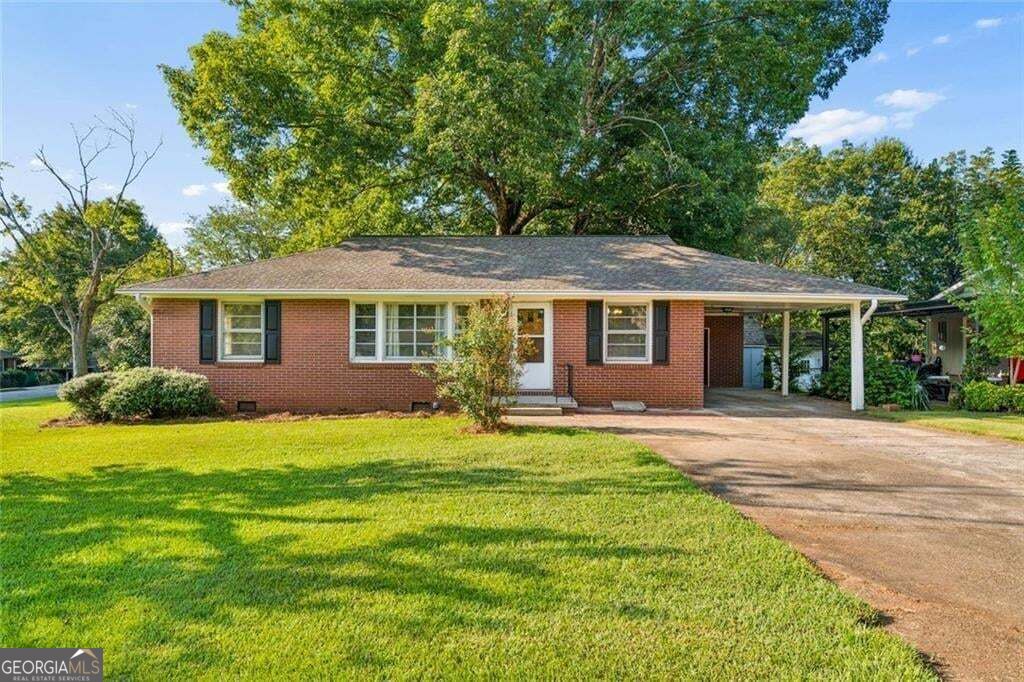 640 Kennesaw Dr SE — photo