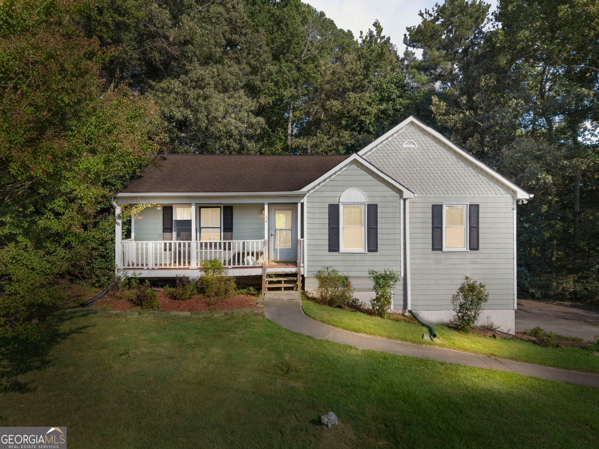 34 Bradford Dr SW — photo