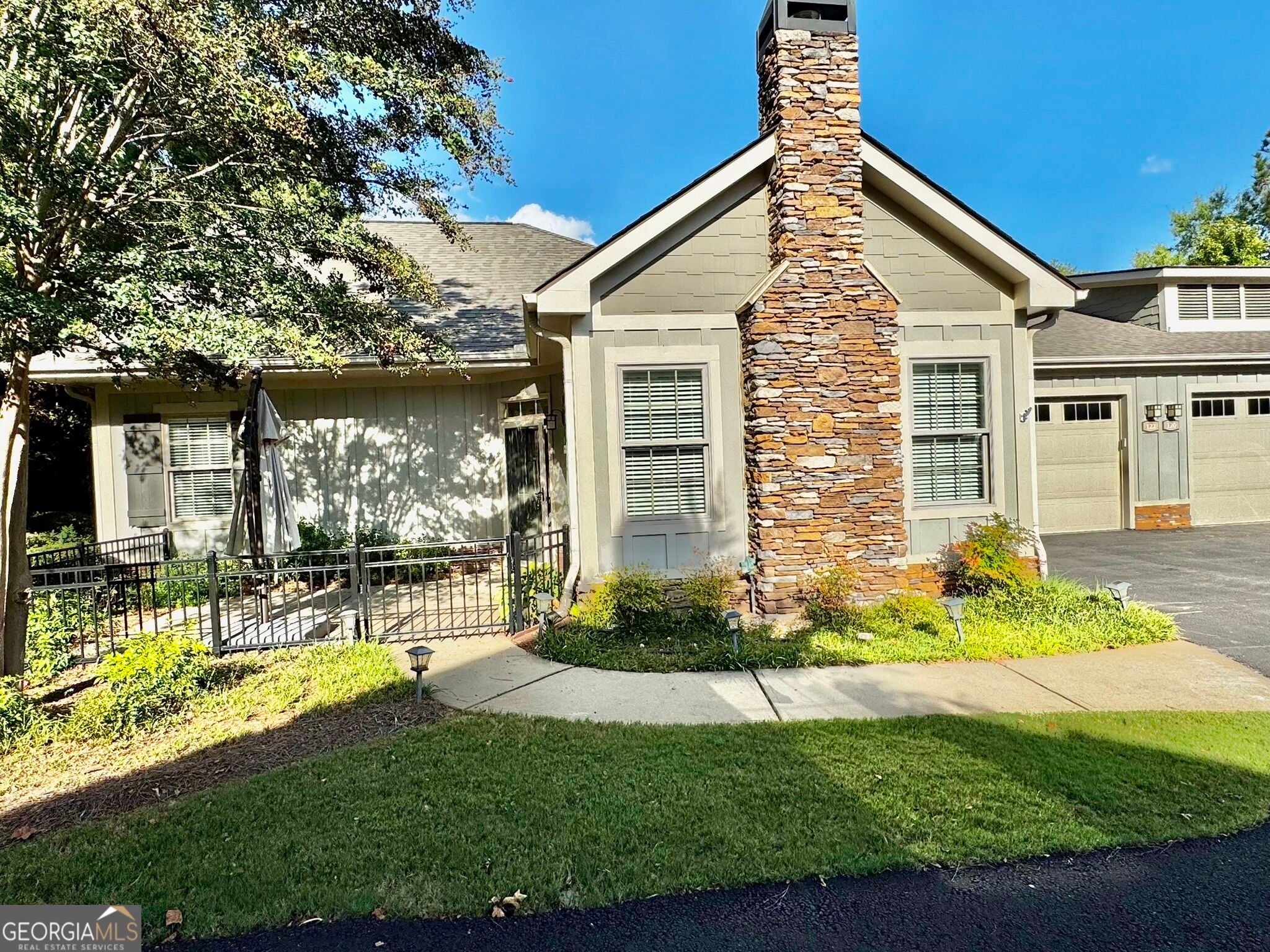 122 Edgewood Ct — photo