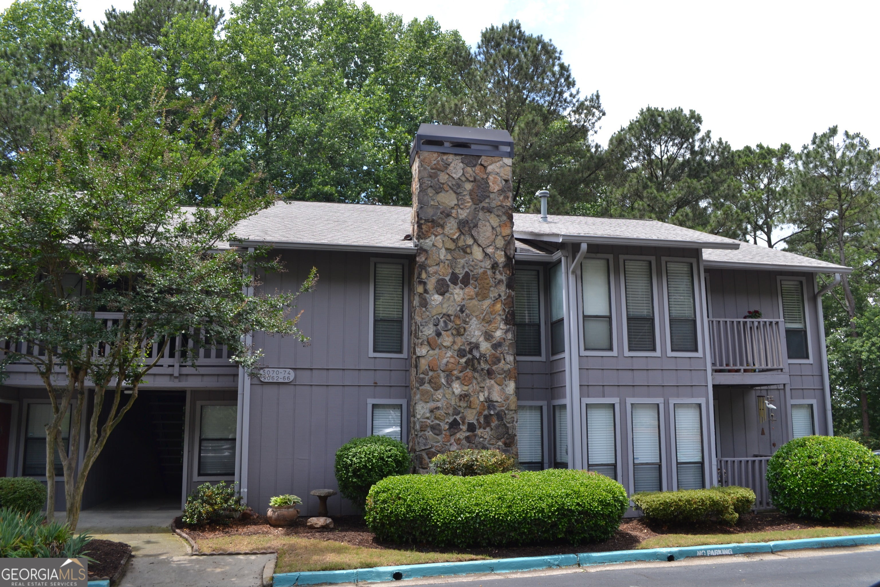 5066 Woodridge Way — photo