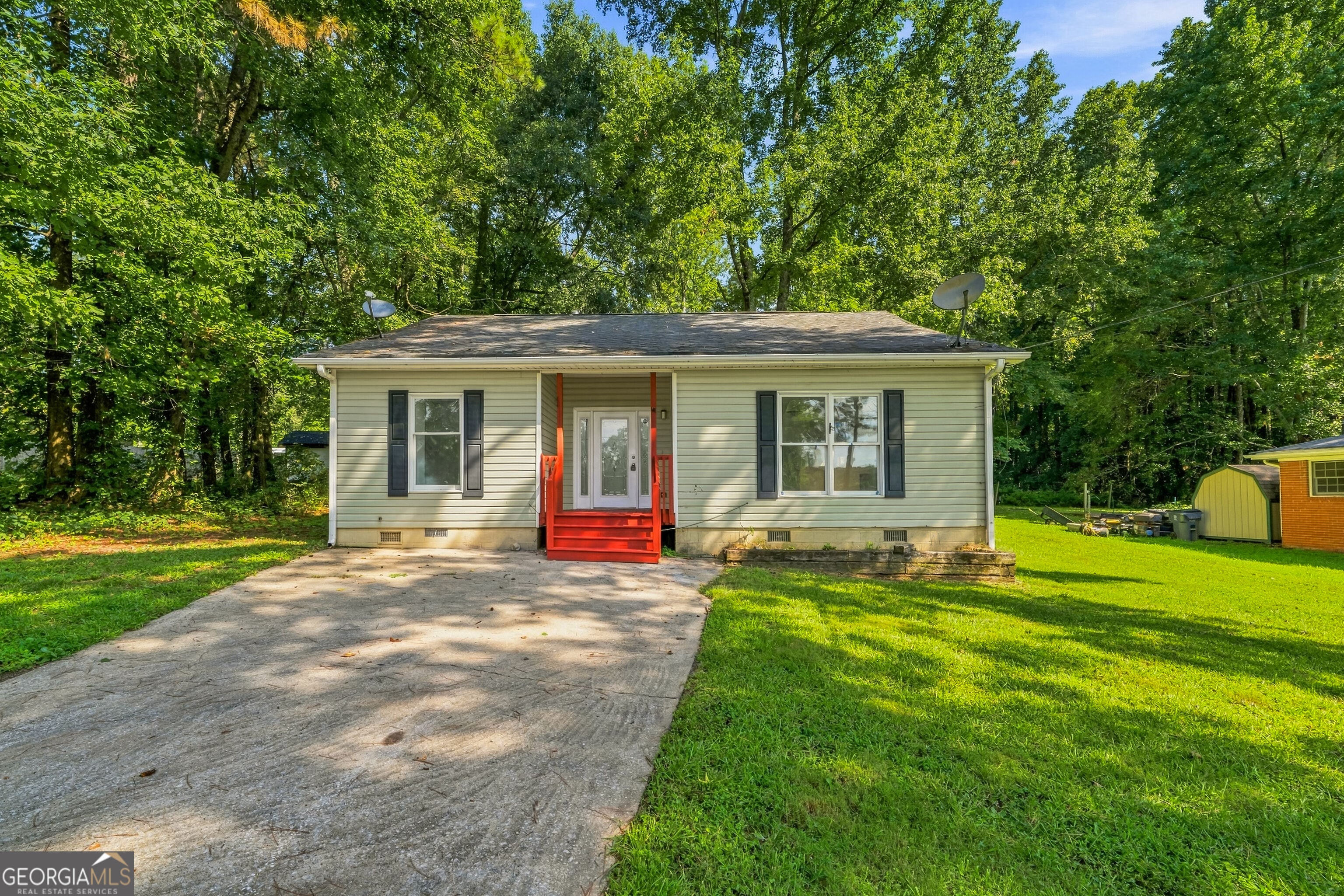 4451 Ben Hill Rd — photo