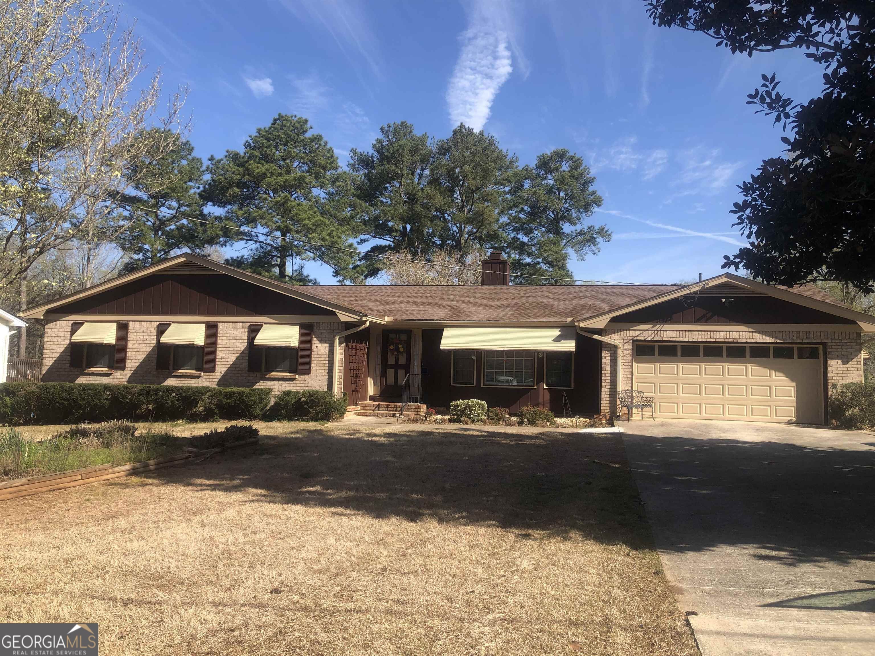 2160 Pinewood Dr — photo