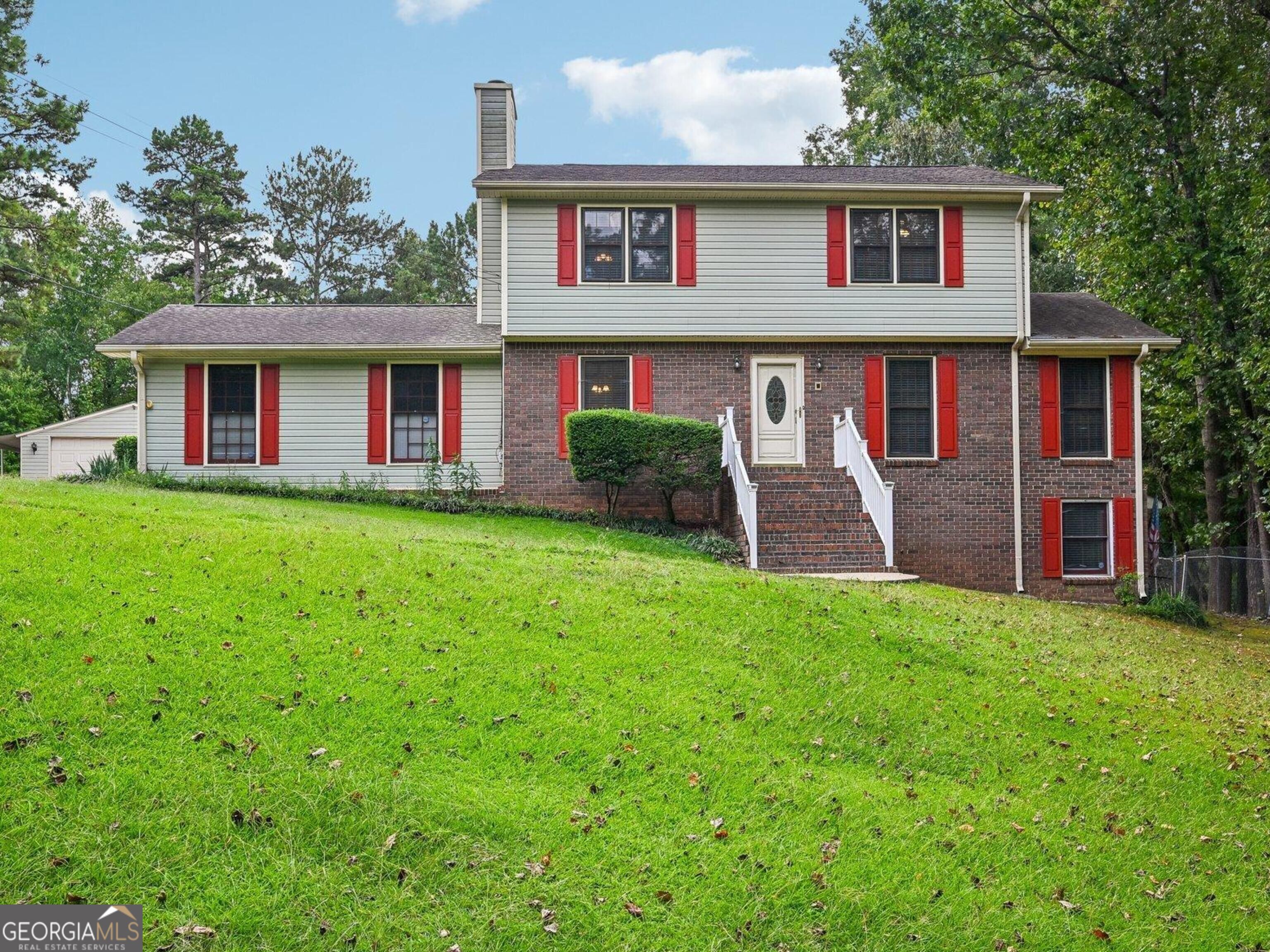 6092 Lakeshore Dr SE — photo
