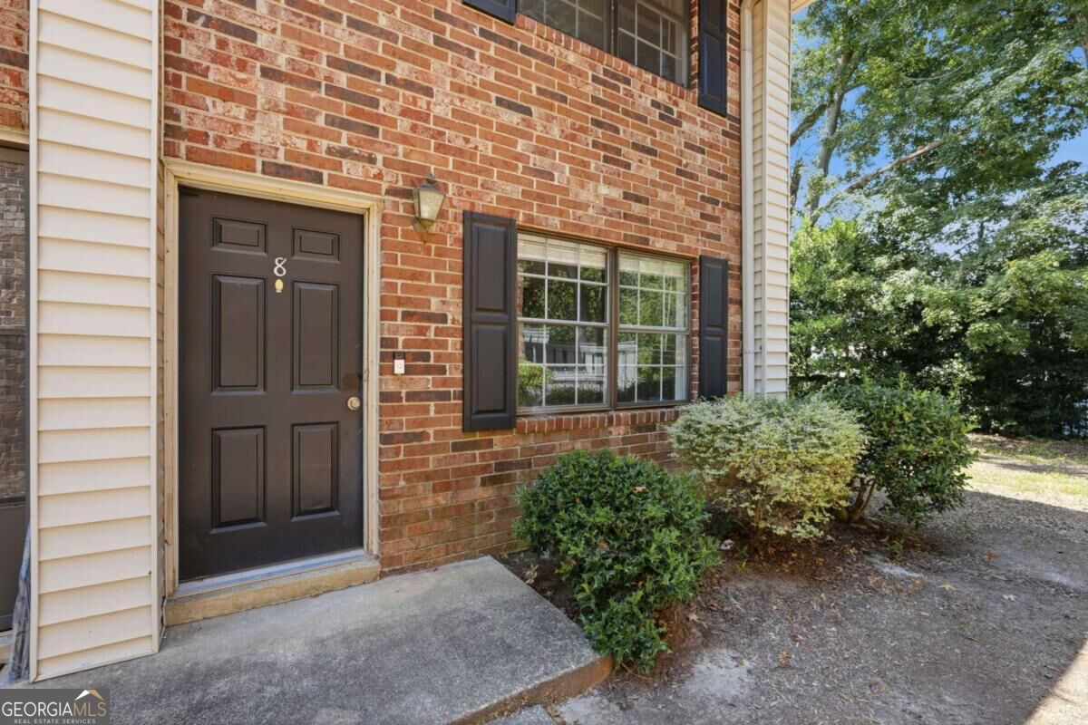 1235 Riverside Dr C-8 — photo