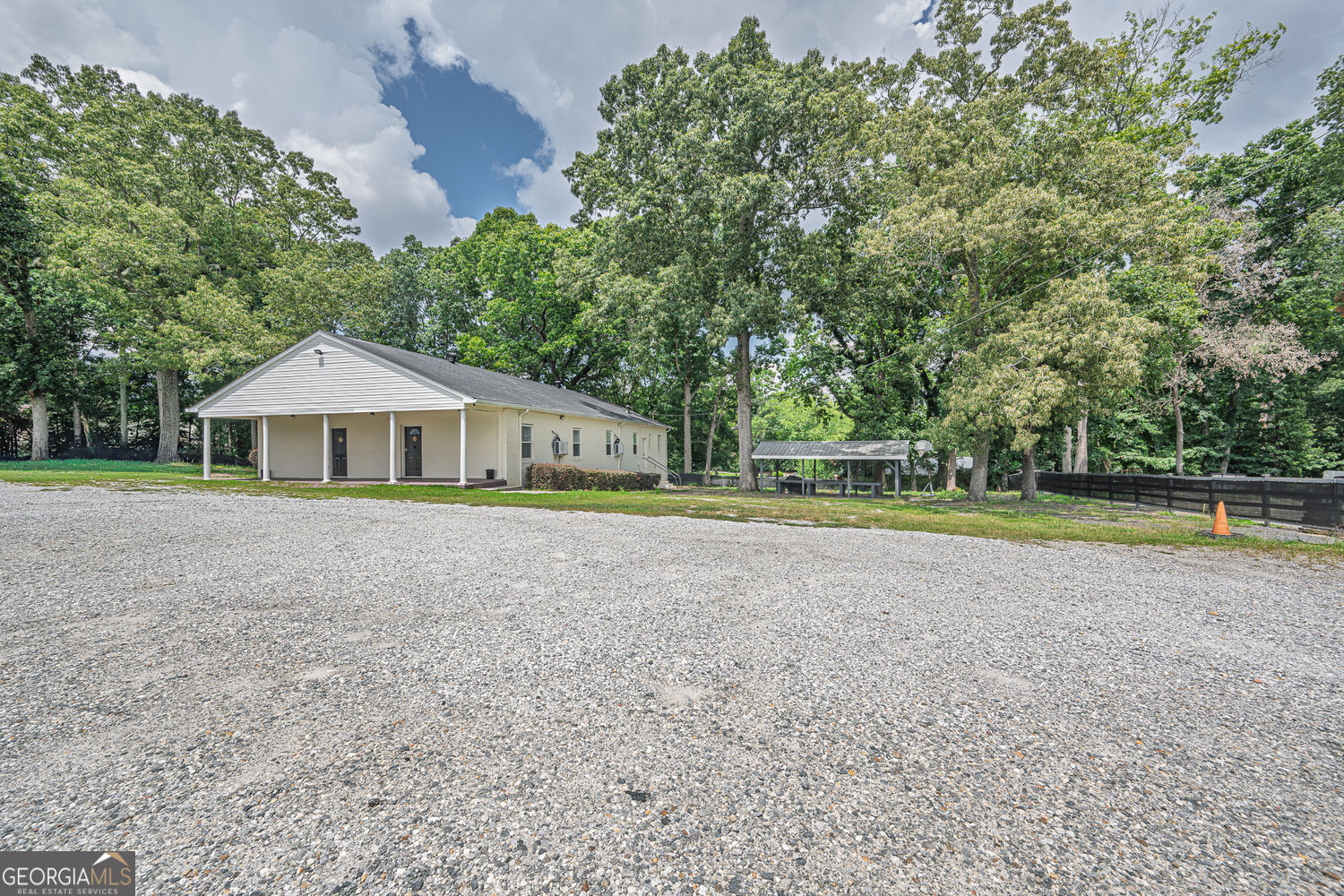635 McFarland Pkwy — photo