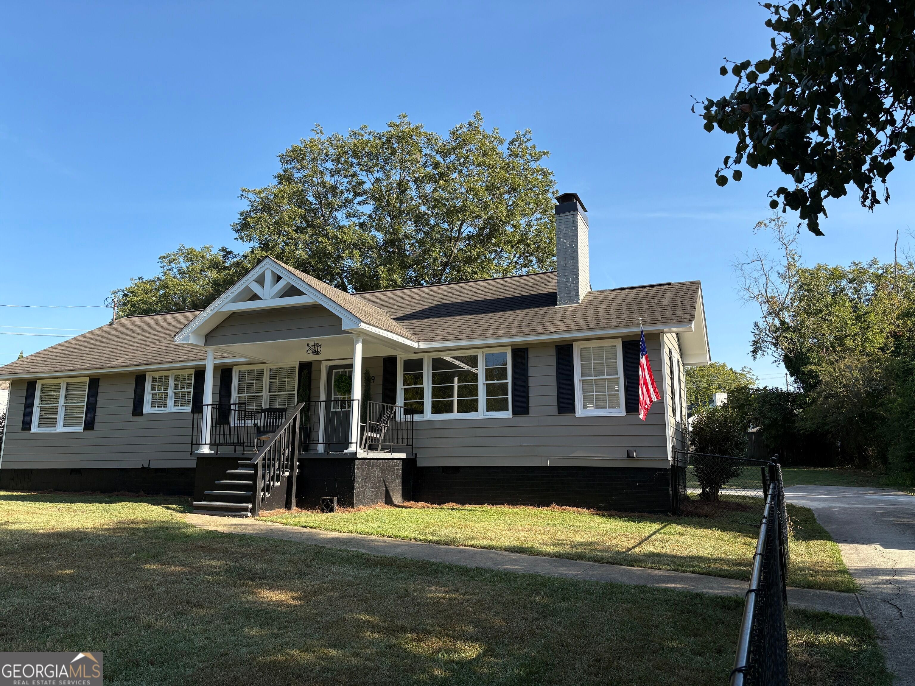 49 Parkway Dr — photo