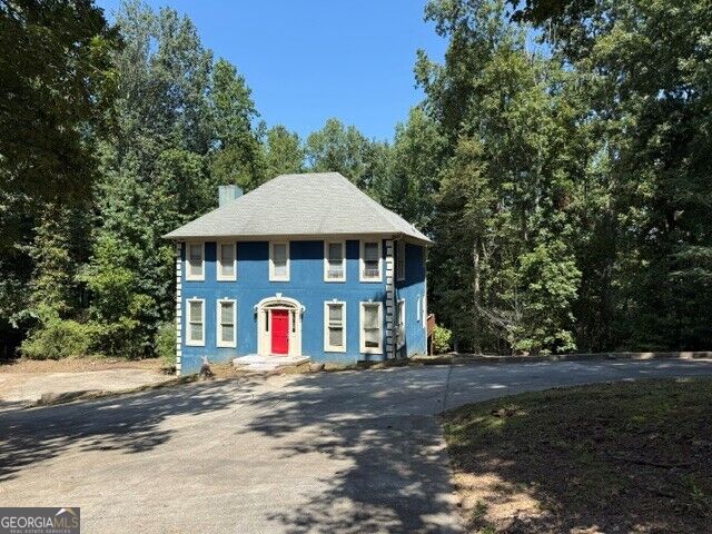 210 Hamilton Dr — photo