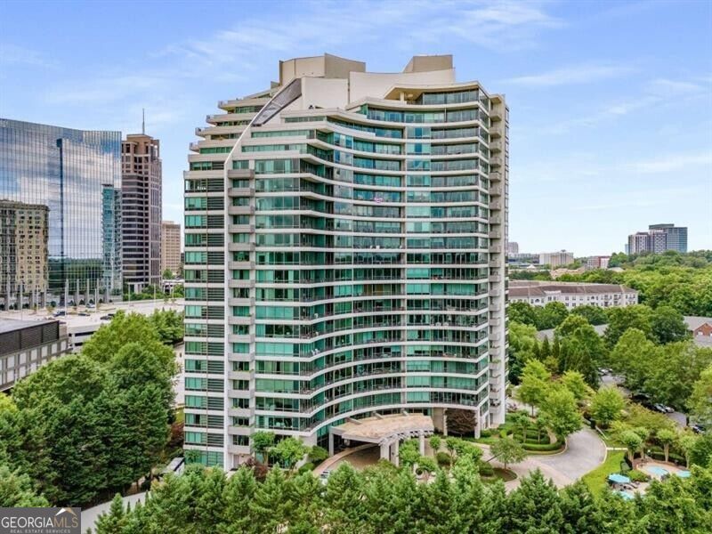 700 Park Regency Pl NE 1604 — photo
