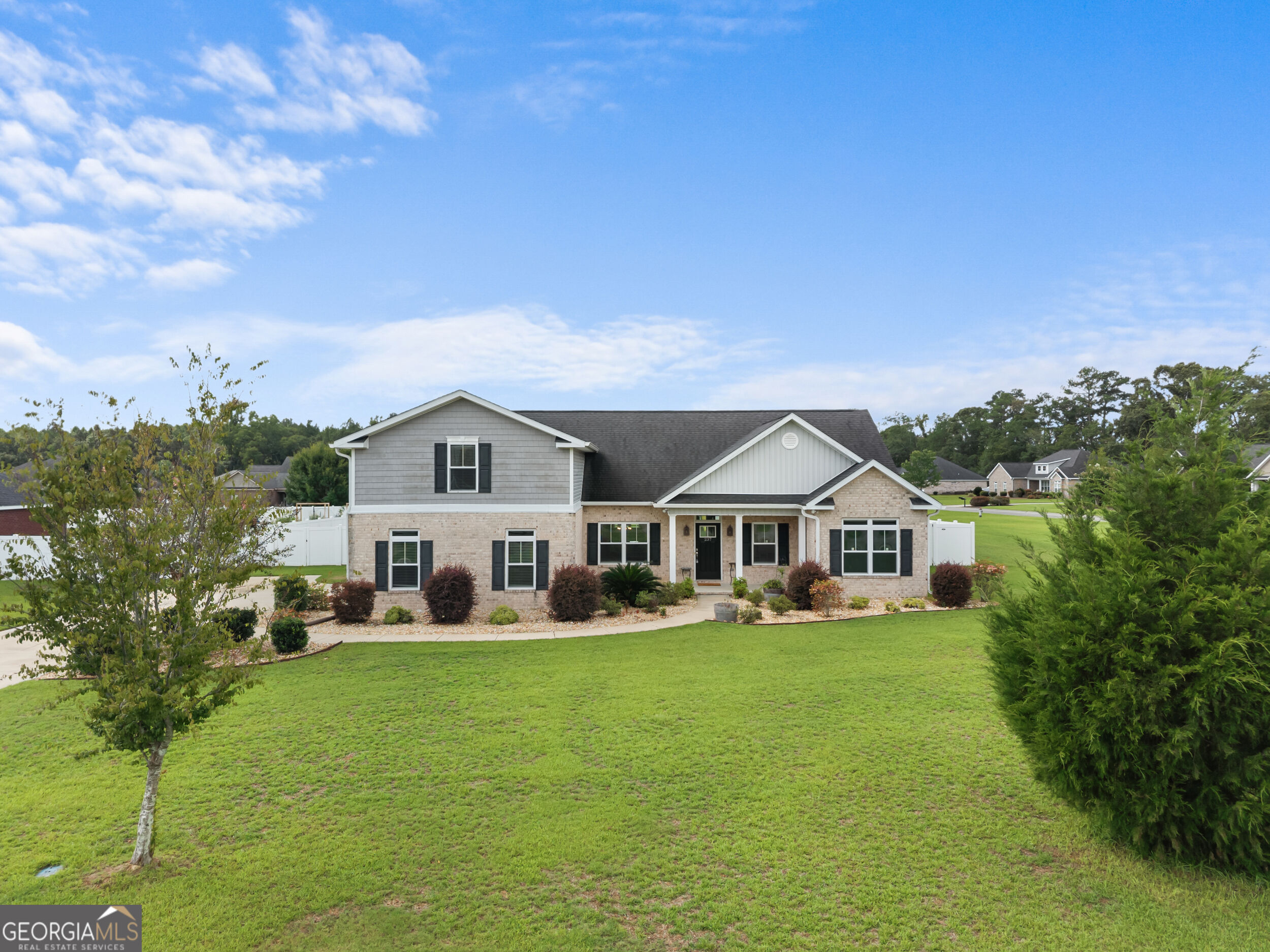 237 Sara Beth Dr — photo