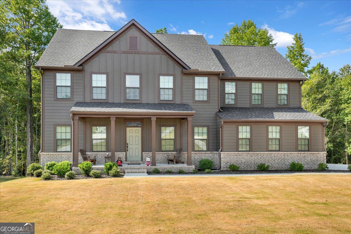 125 Longwood Dr — photo