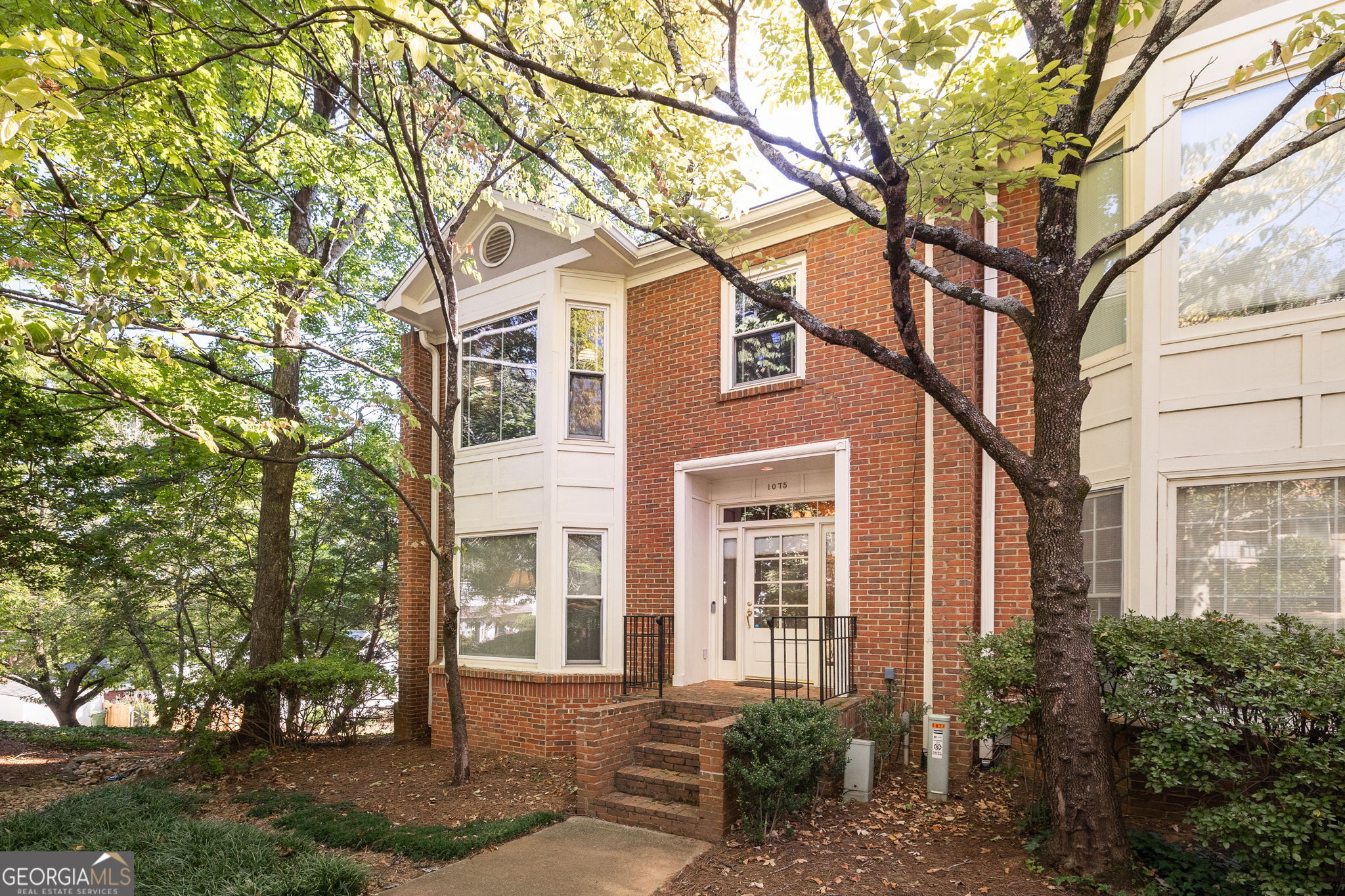 1075 High Point Dr NE — photo
