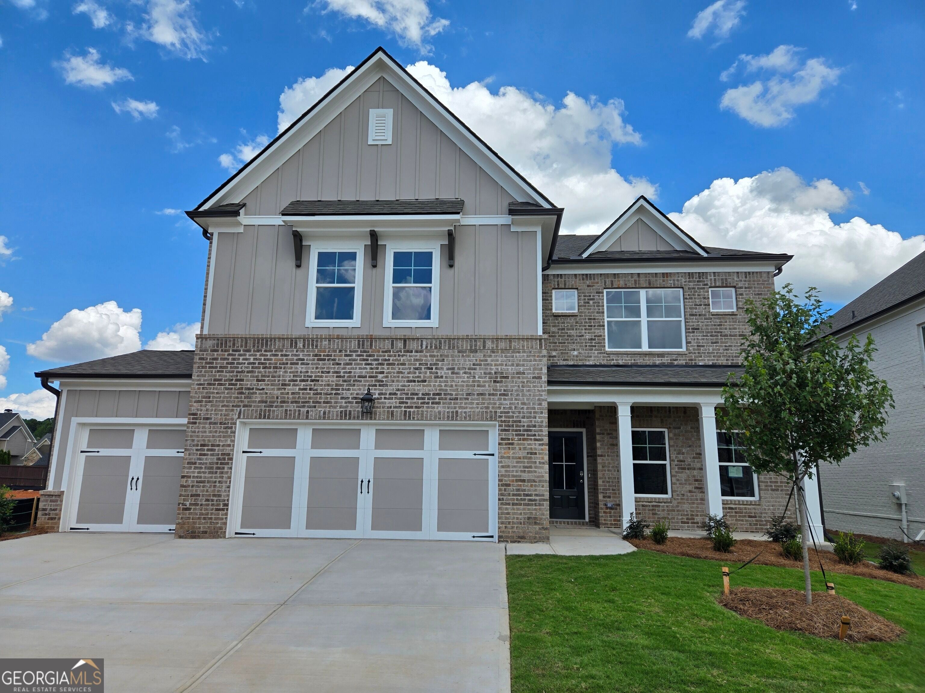 733 Secret Garden Ln — photo