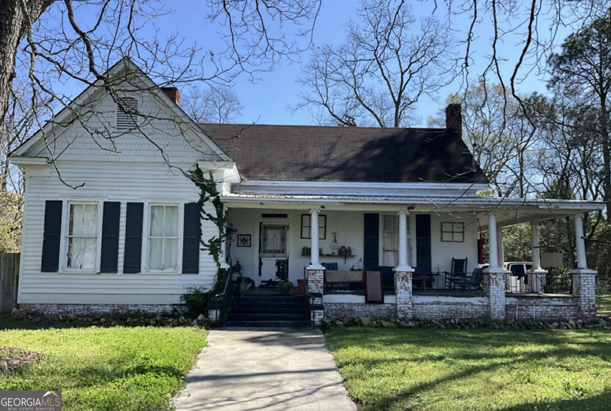 121 S Bailey Ave — photo