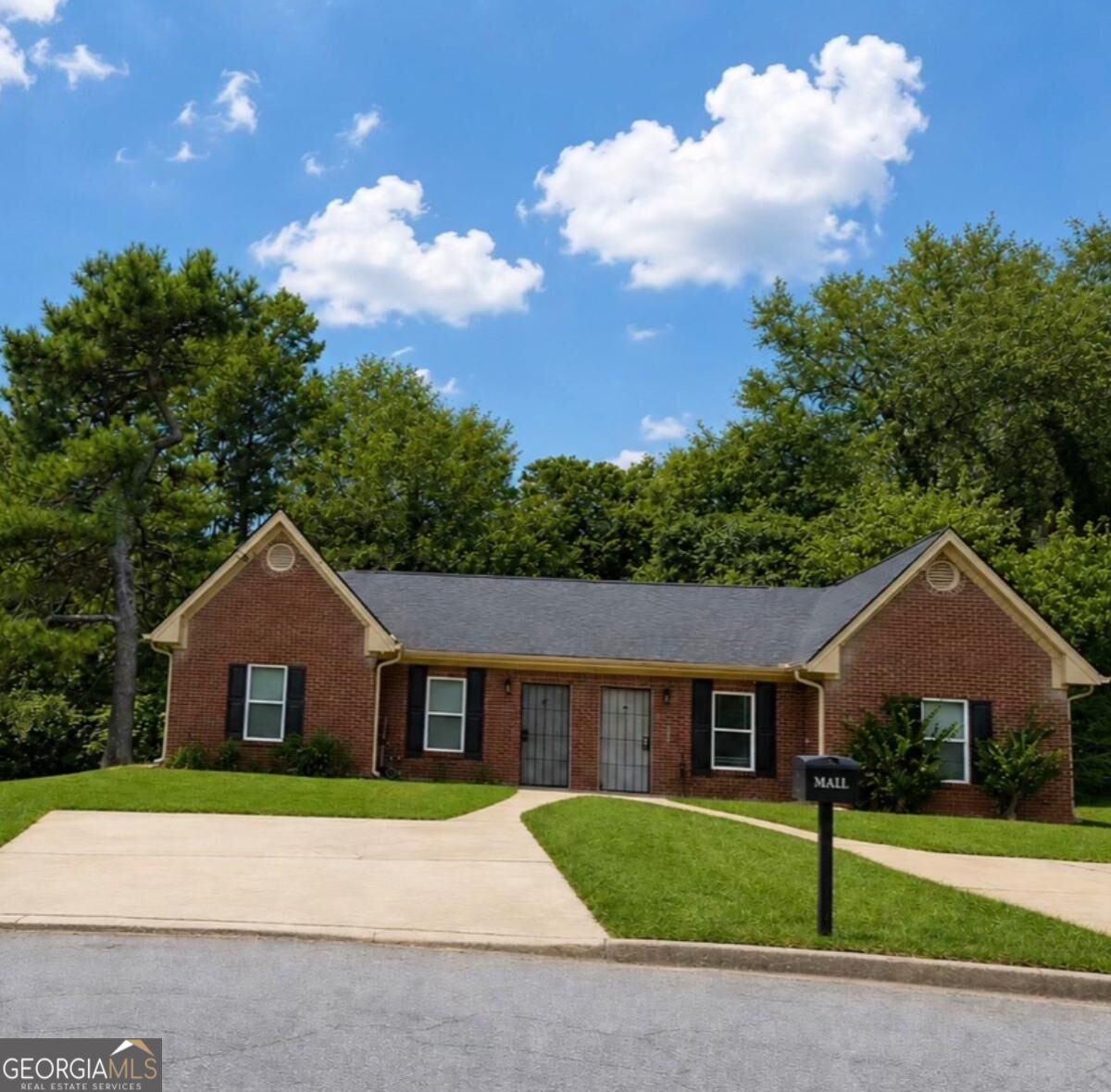 310 Freeport Dr — photo