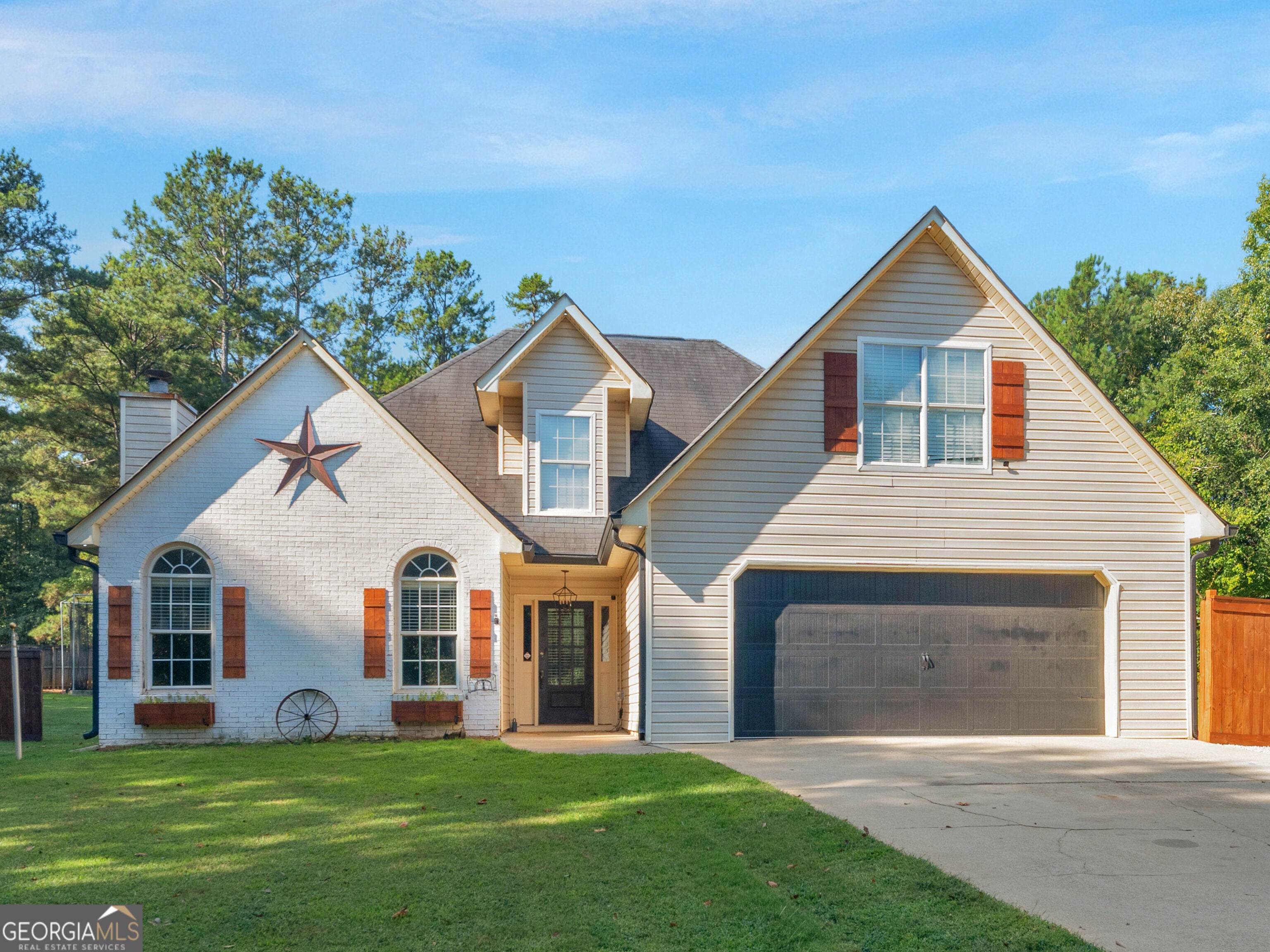 409 Coosa Ct — photo
