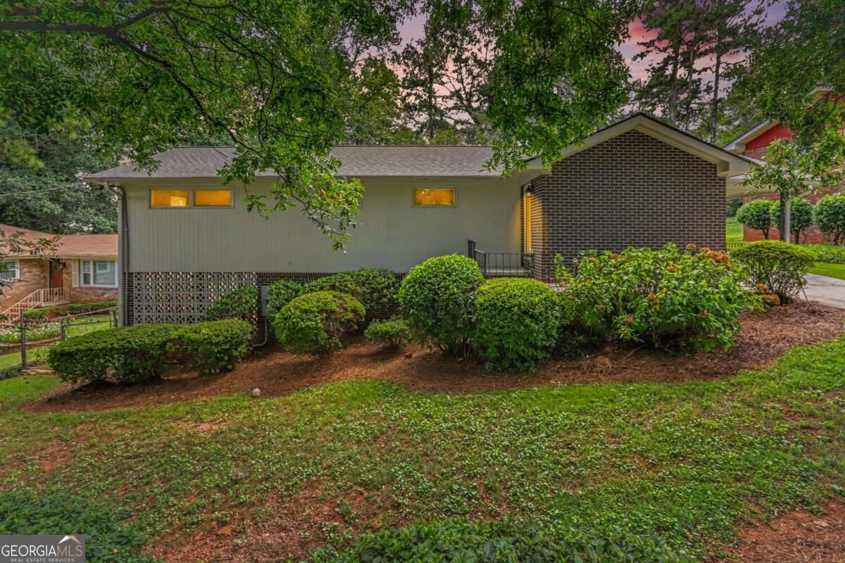 2213 Doris Dr — photo