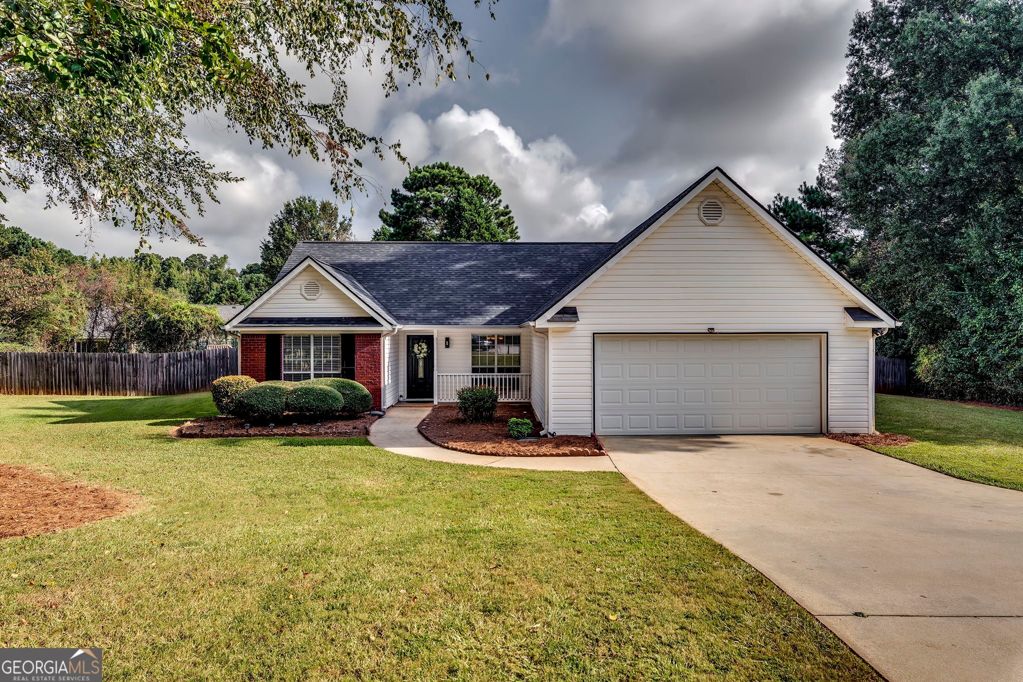 195 Heather Woods Ct — photo