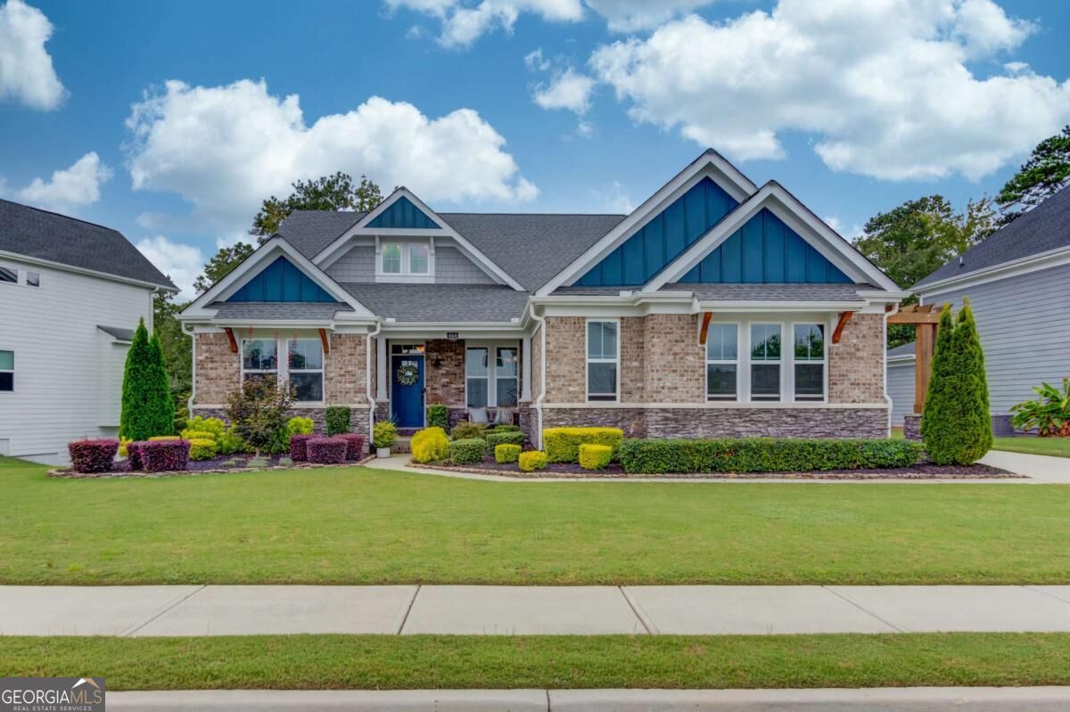 464 Michigan Cir — photo