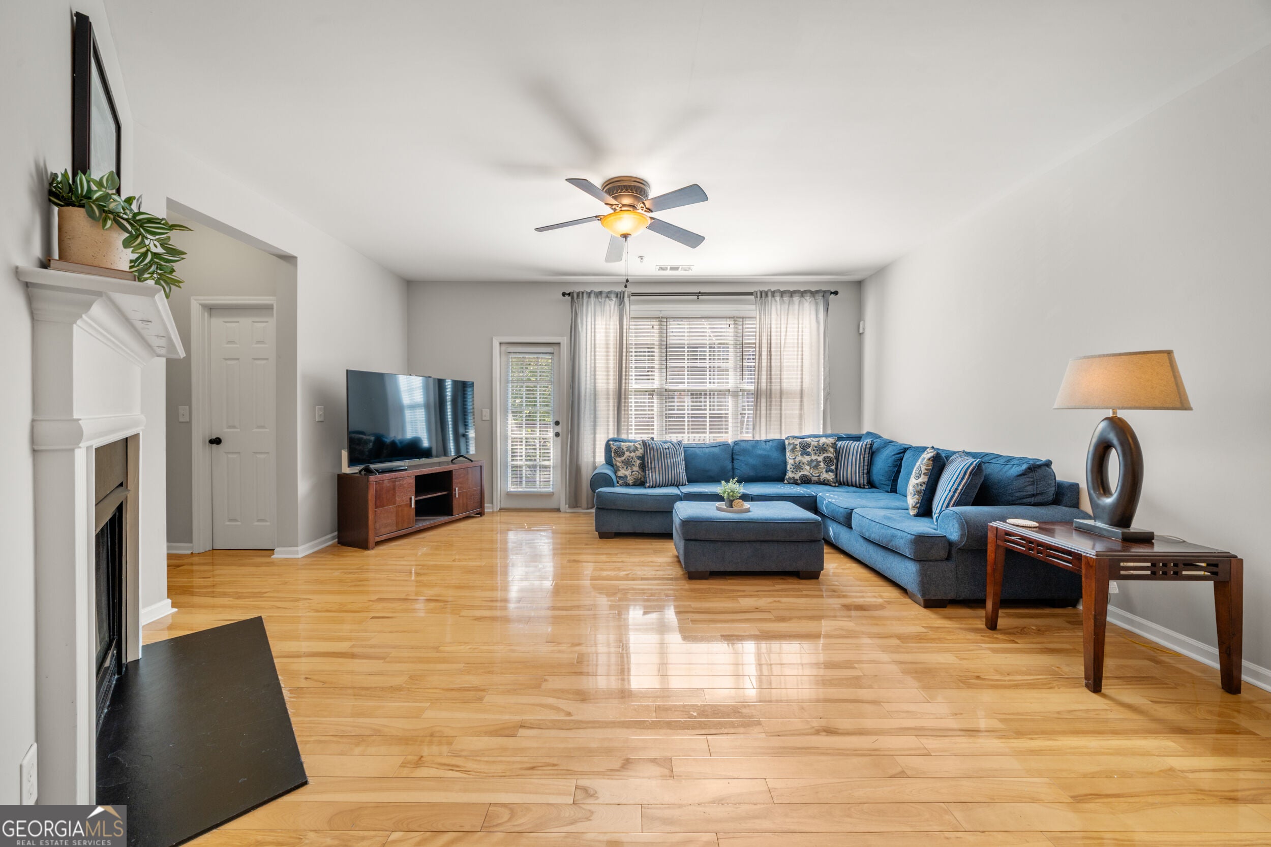 Home in Alpharetta, GA 30009 — photo 3